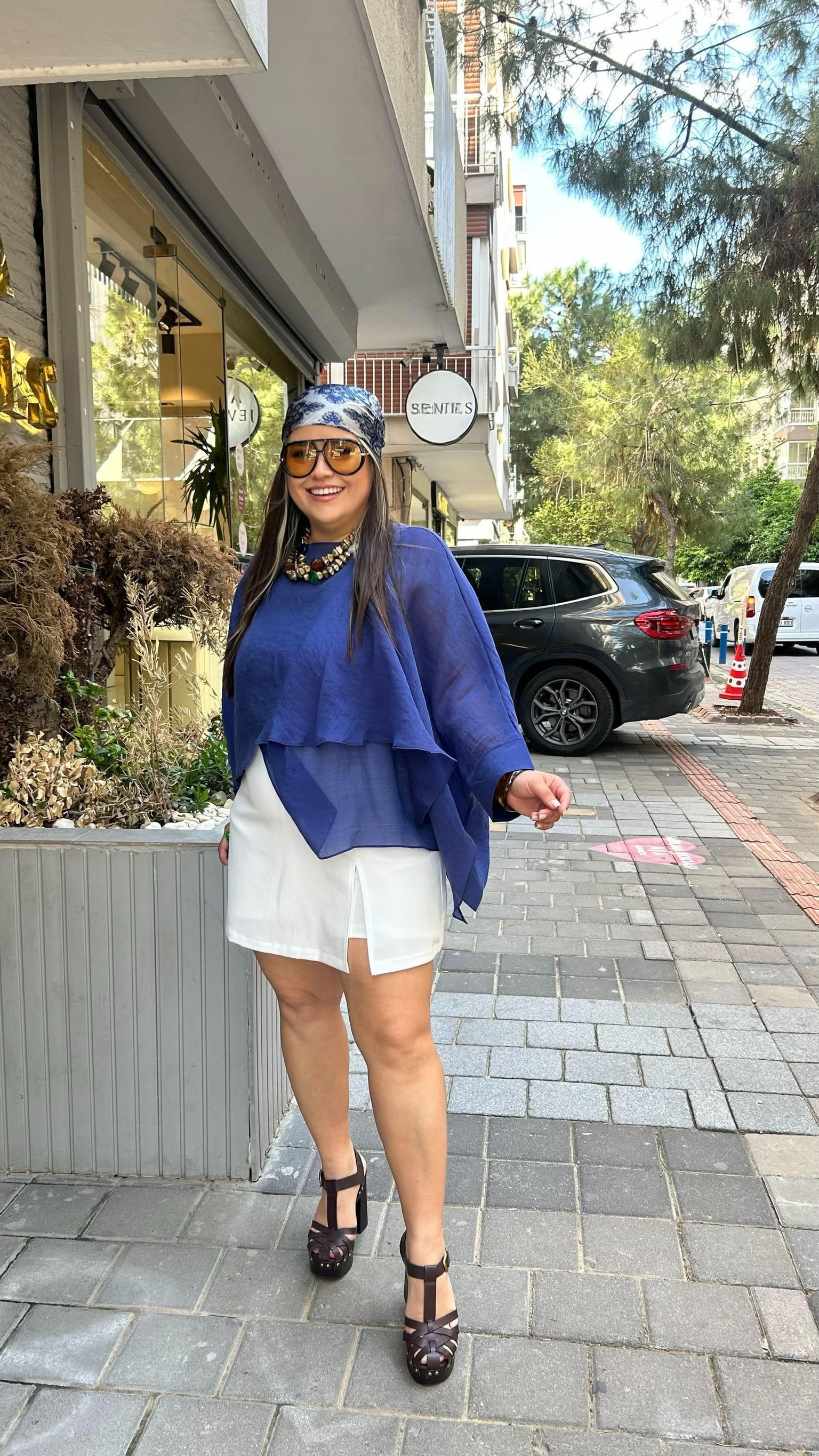 Beyaz Yırtmaçlı Etek