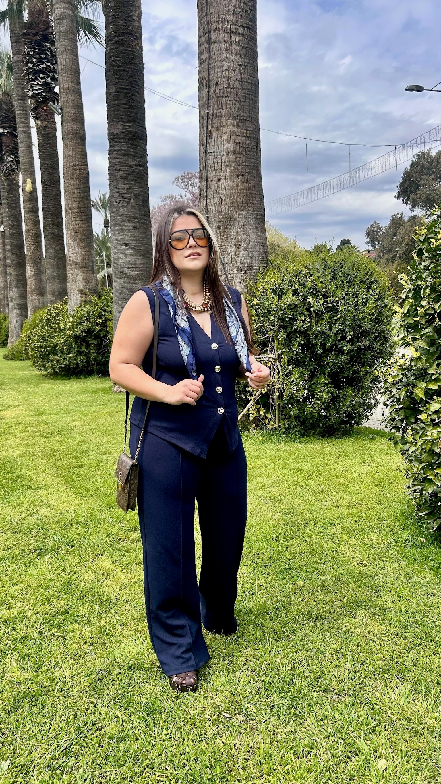 Gold Düğmeli Yelekli Takım