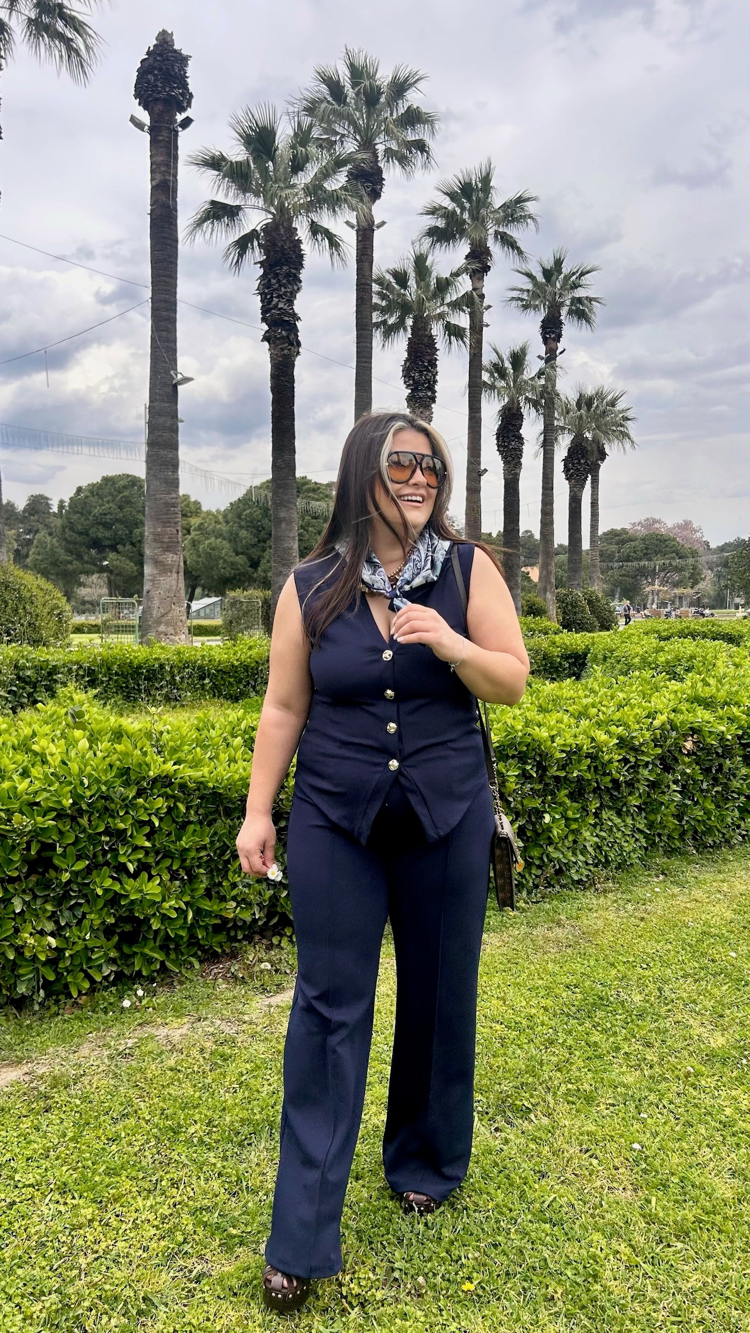 Gold Düğmeli Yelekli Takım