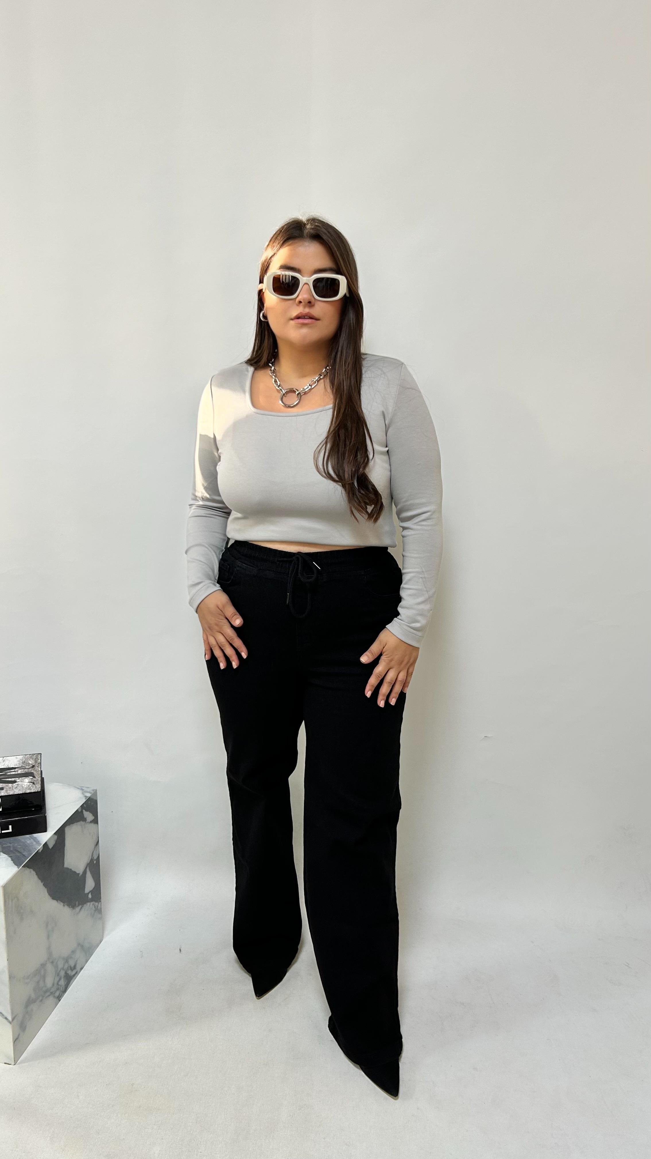 Gri Kare Yaka Modal Kumaş Bluz 