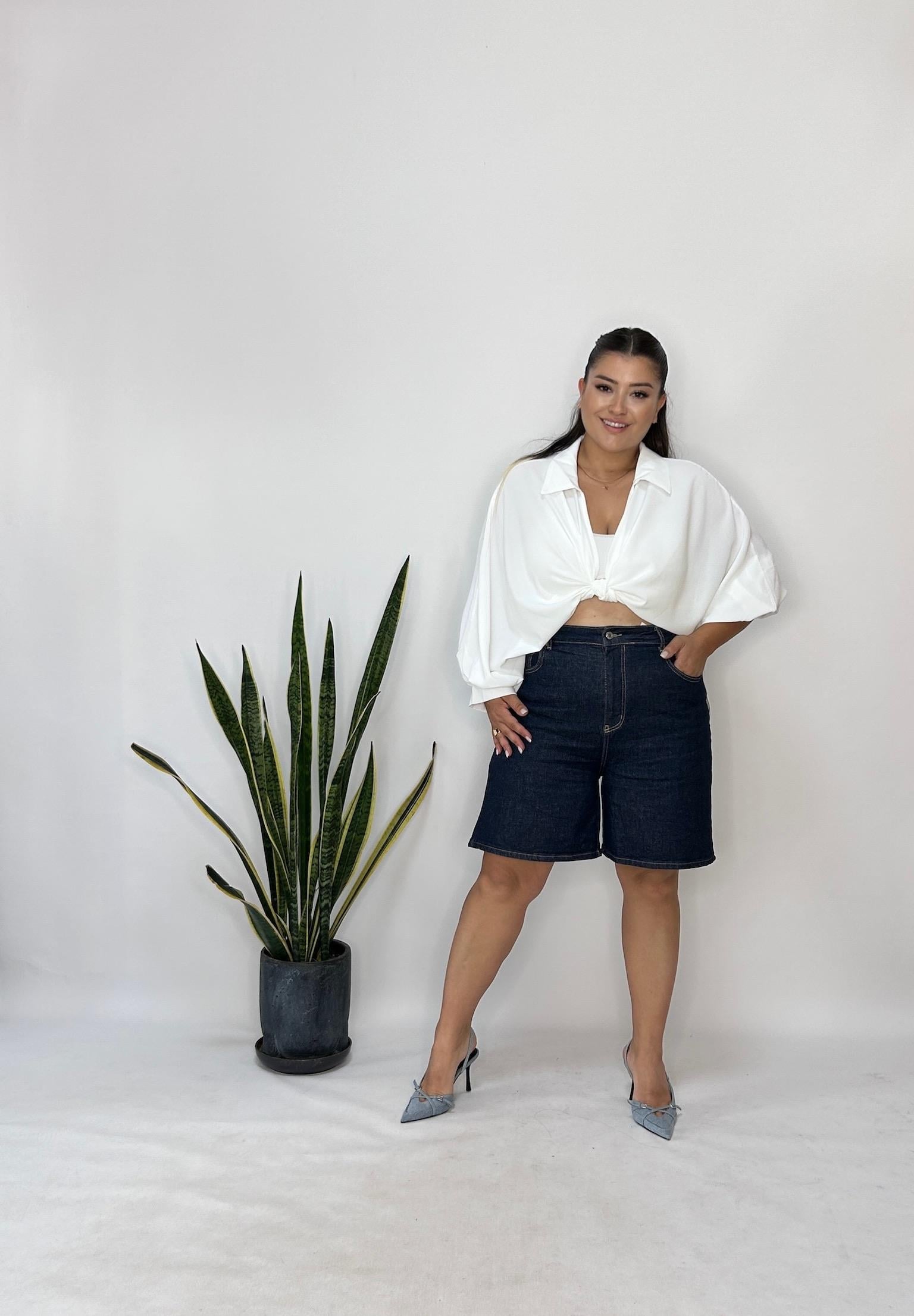 Lacivert Likralı Denim Şort