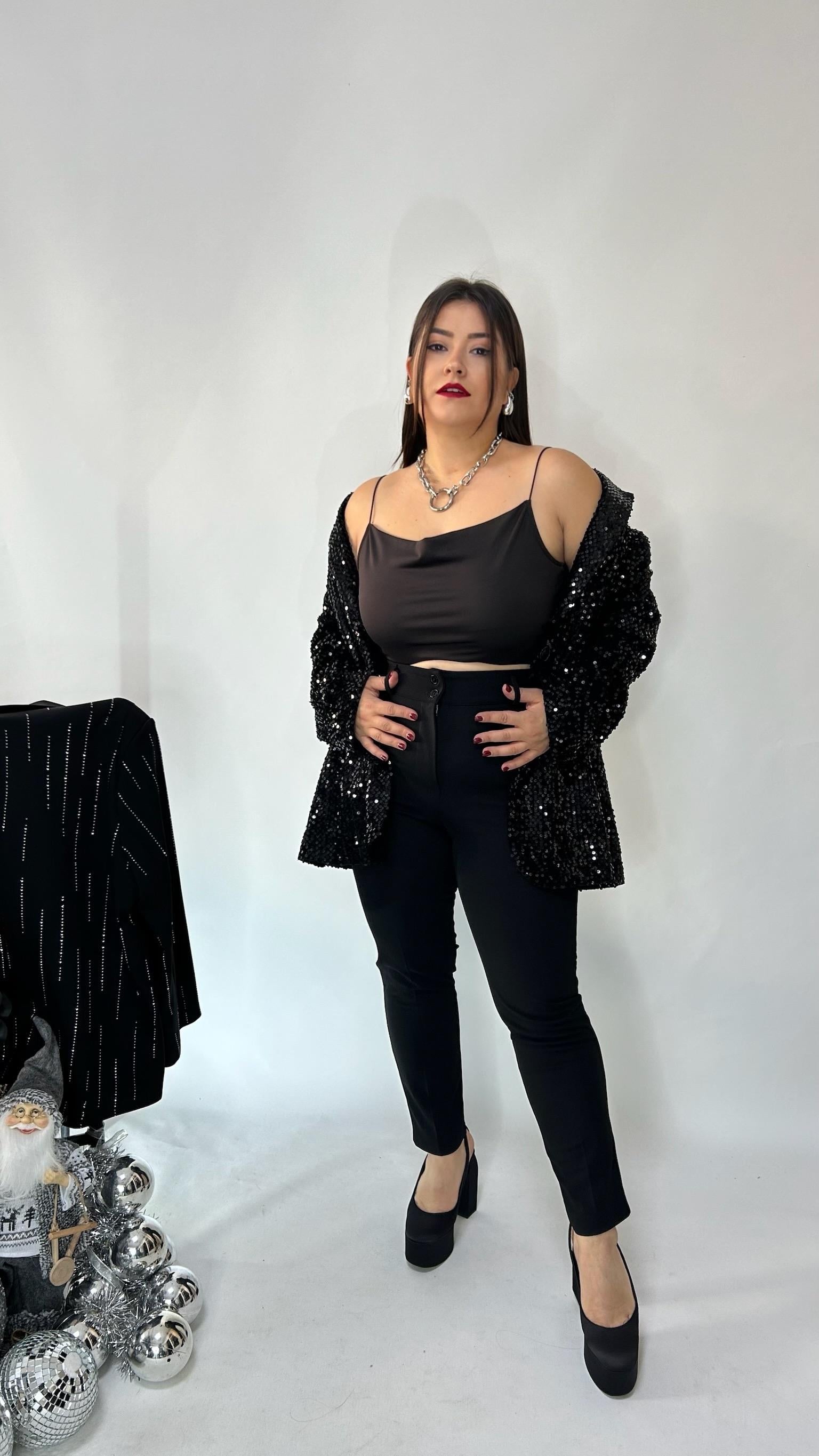 Sihirli Siyah Dar Paça Pantolon 