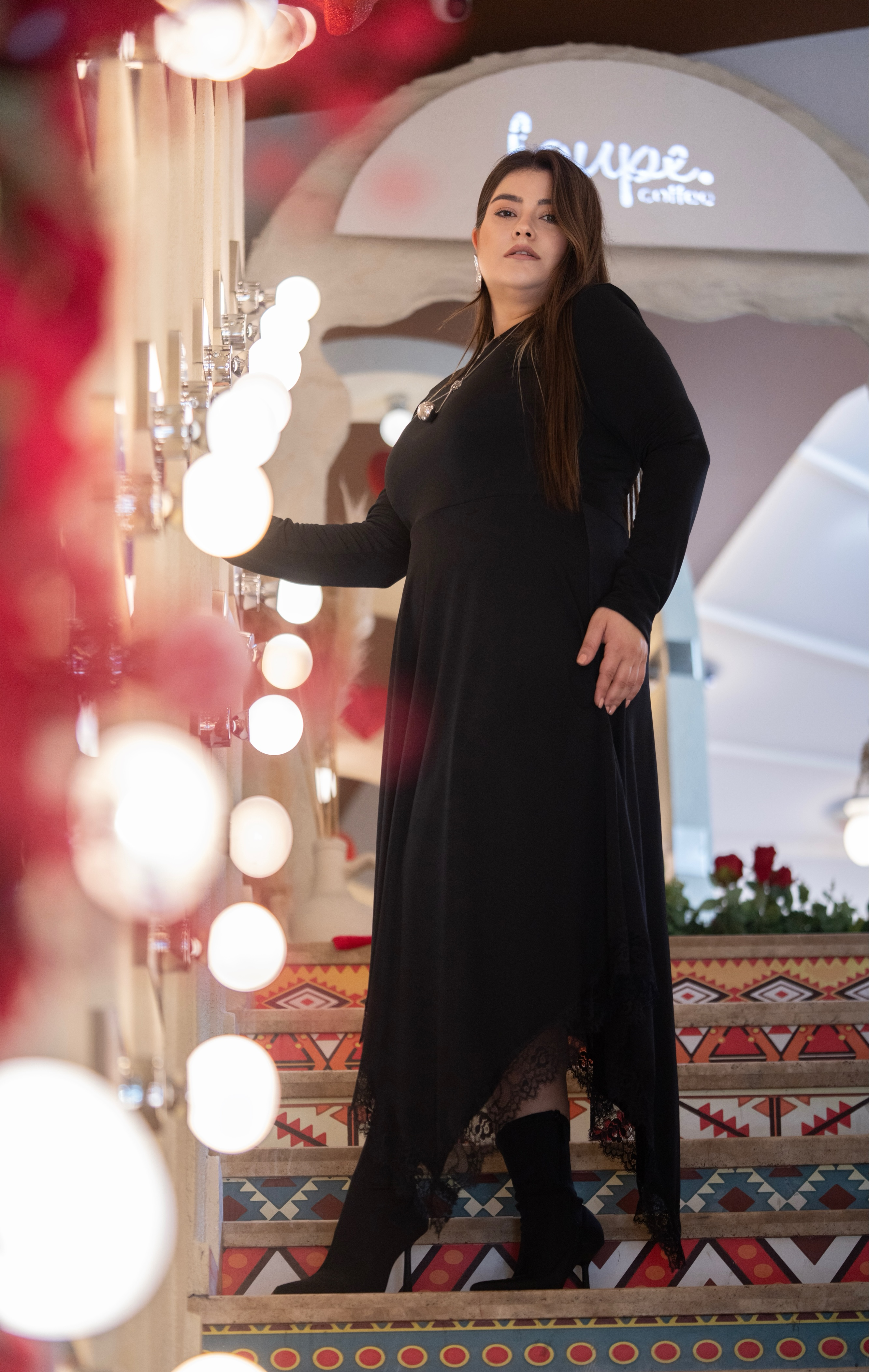 Siyah Dantel Detaylı Elbise