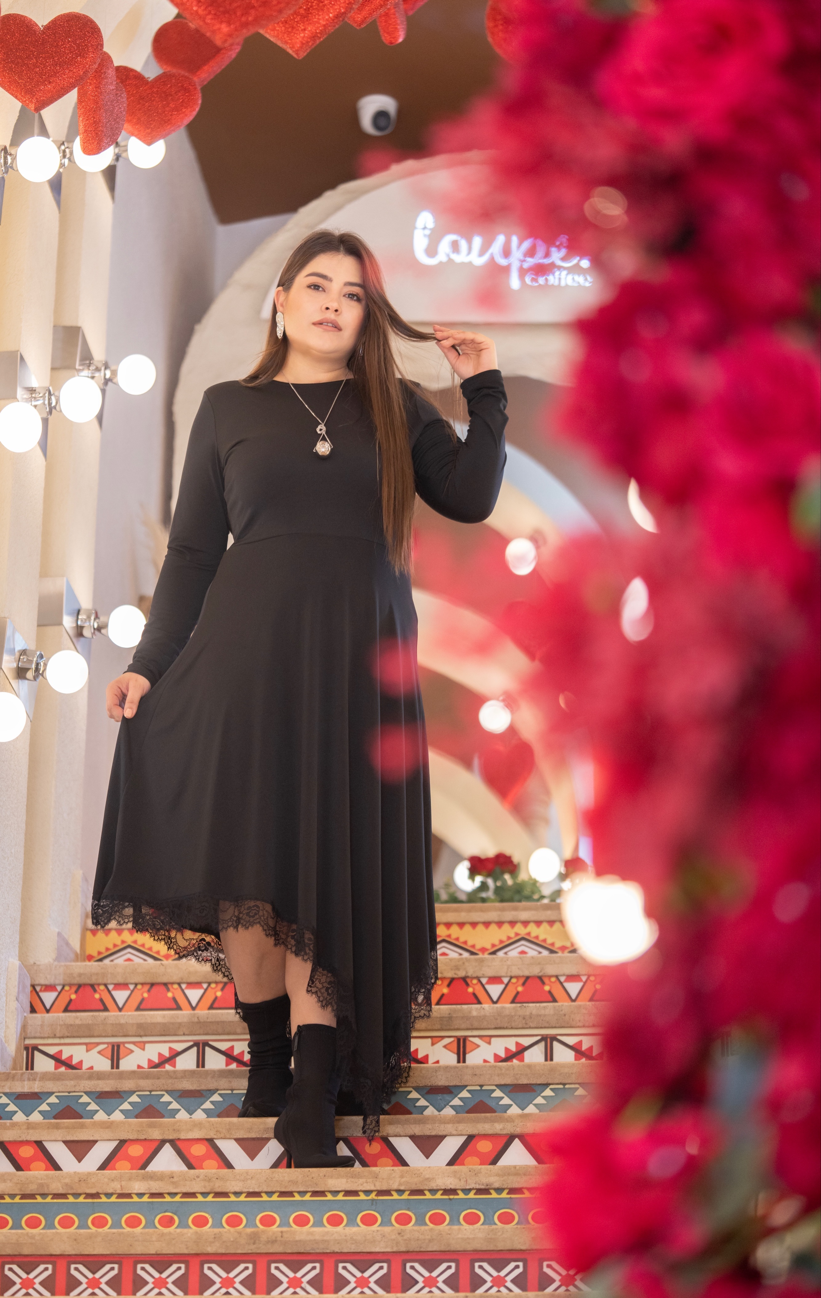 Siyah Dantel Detaylı Elbise