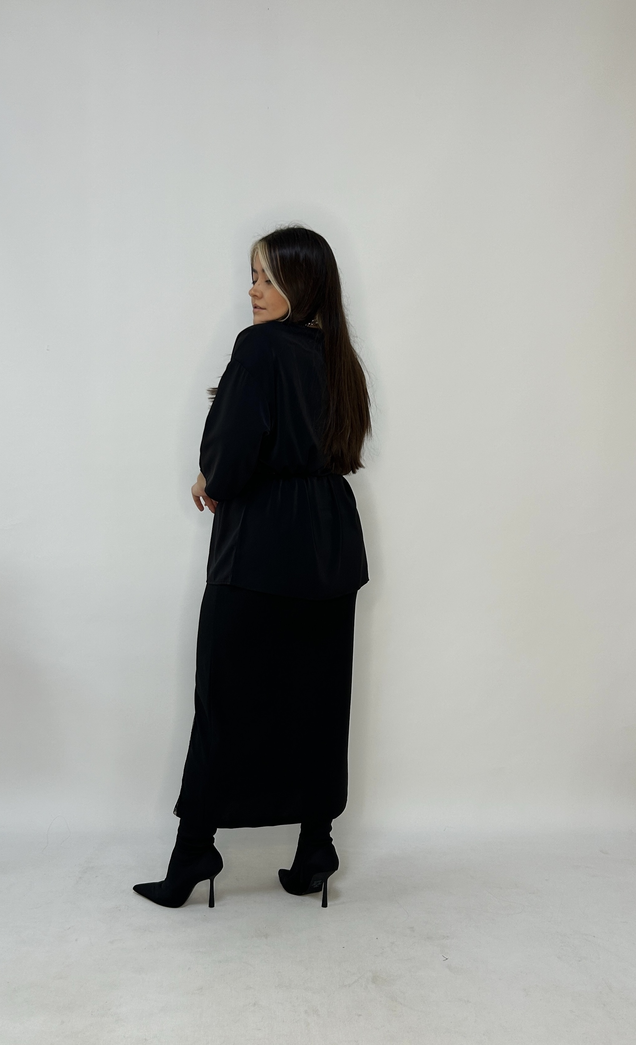 Siyah Dantel Detaylı Etek