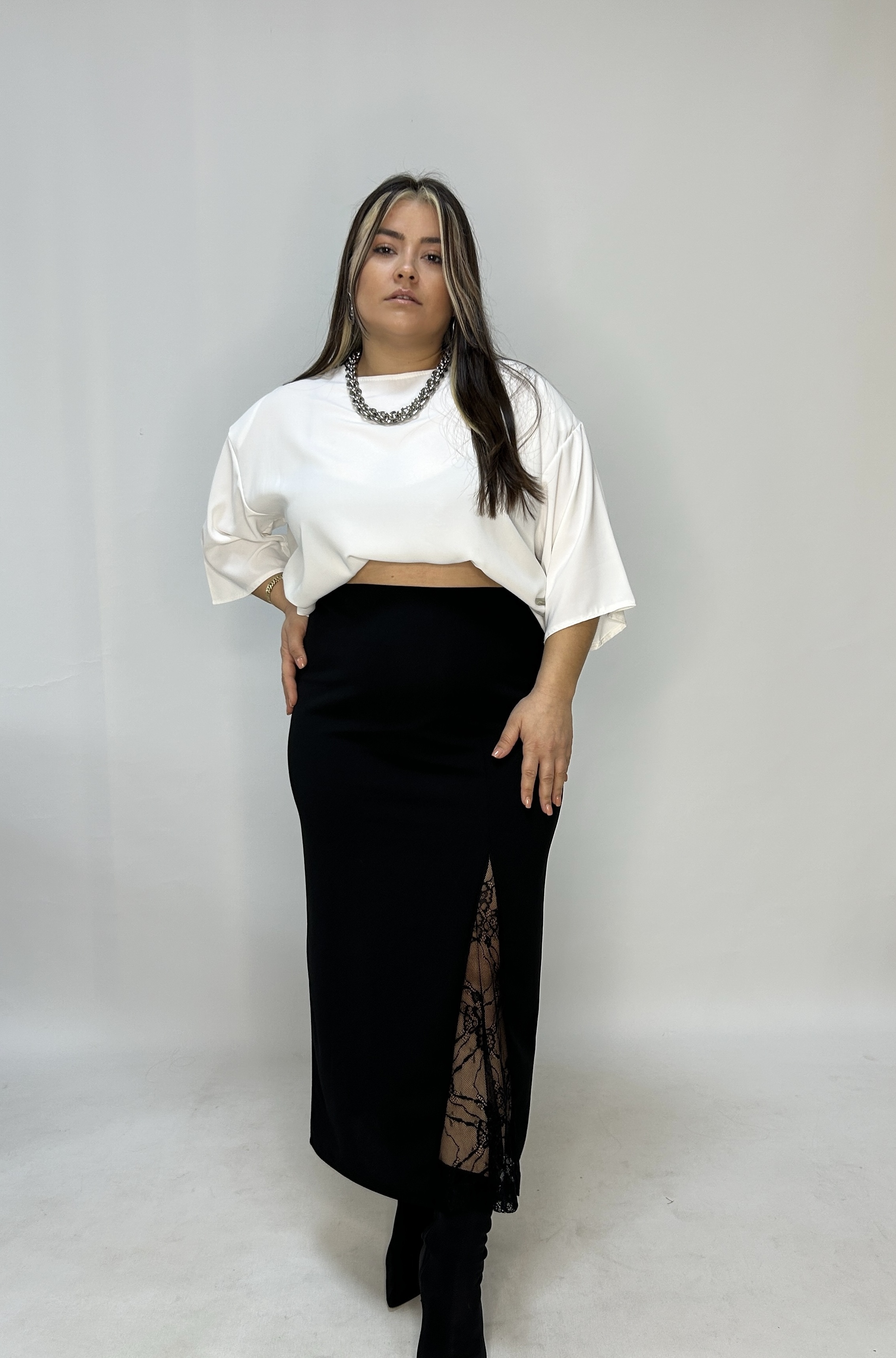 Siyah Dantel Detaylı Etek