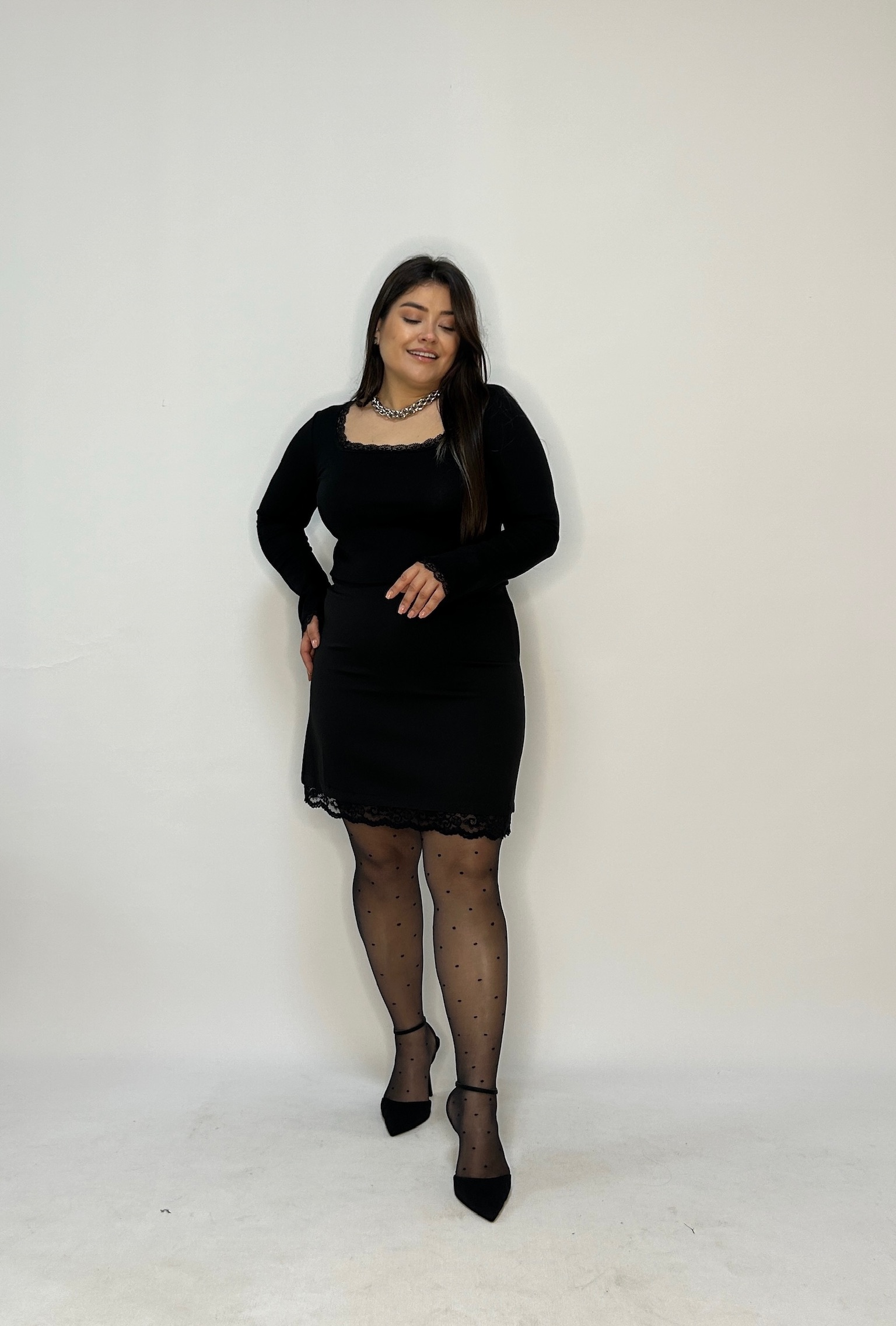 Siyah Dantel Detaylı Kare Yaka Modal Kumaş Bluz 