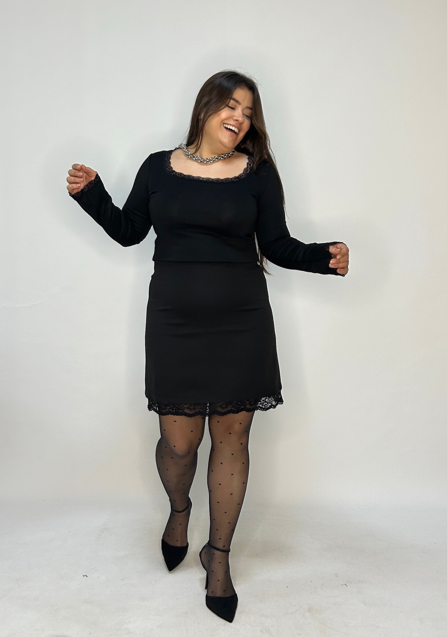 Siyah Dantel Detaylı Kare Yaka Modal Kumaş Bluz 