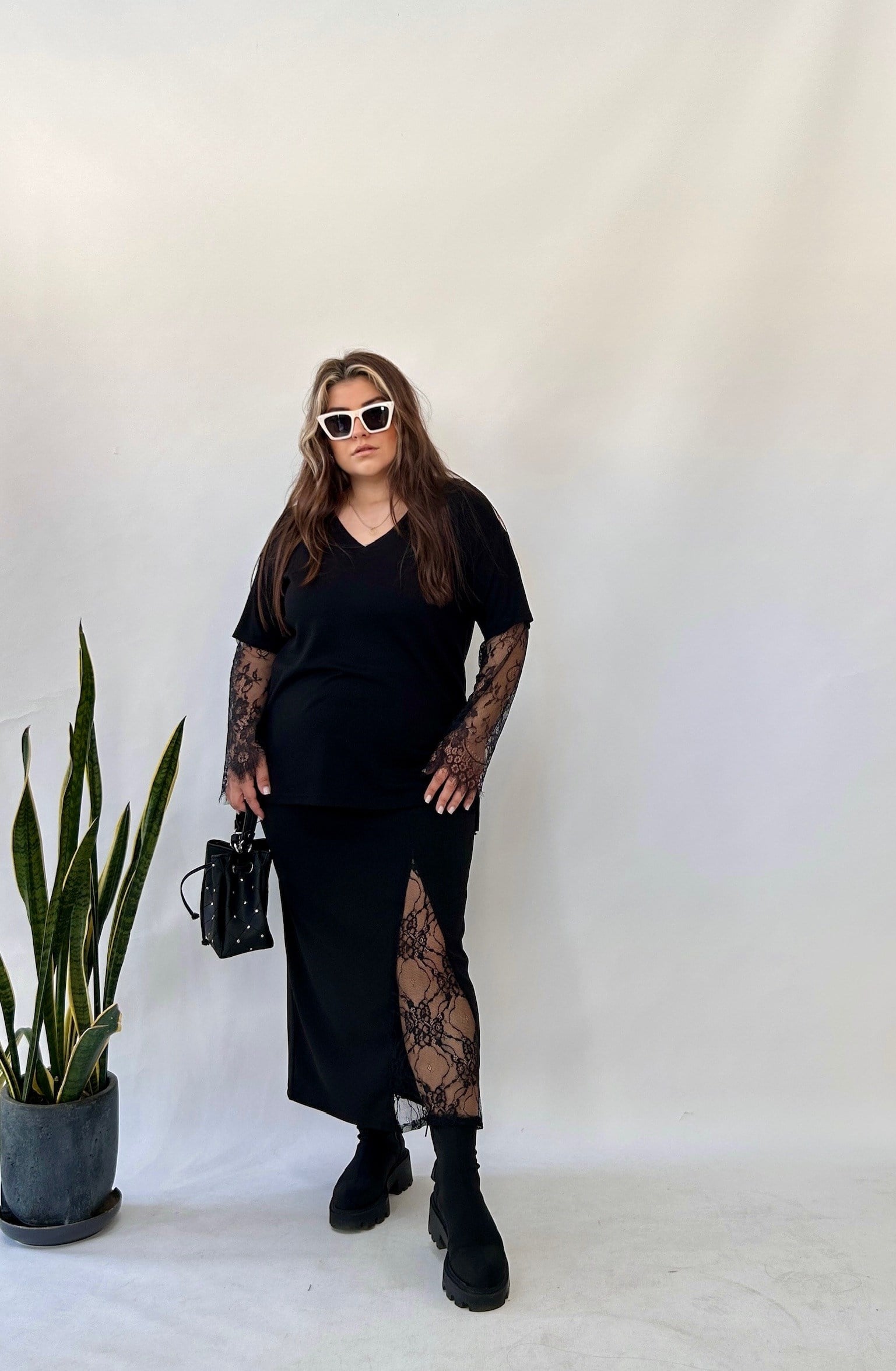 Siyah Kol Dantel Detaylı Bluz 