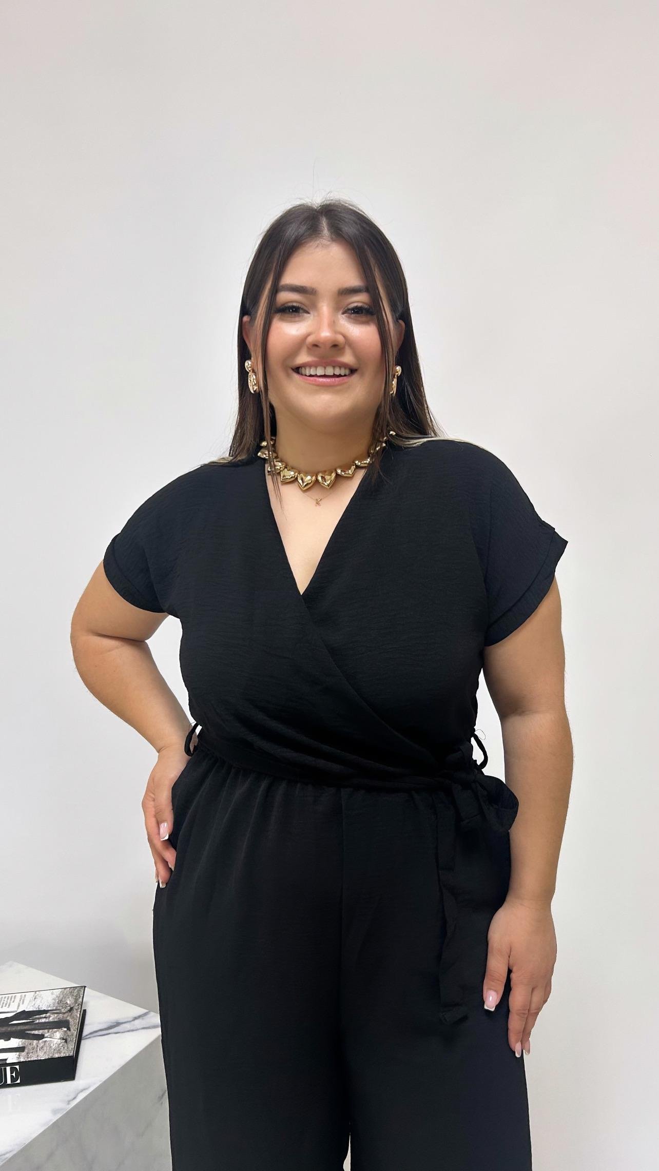 Siyah Kruvaze Yaka Tulum