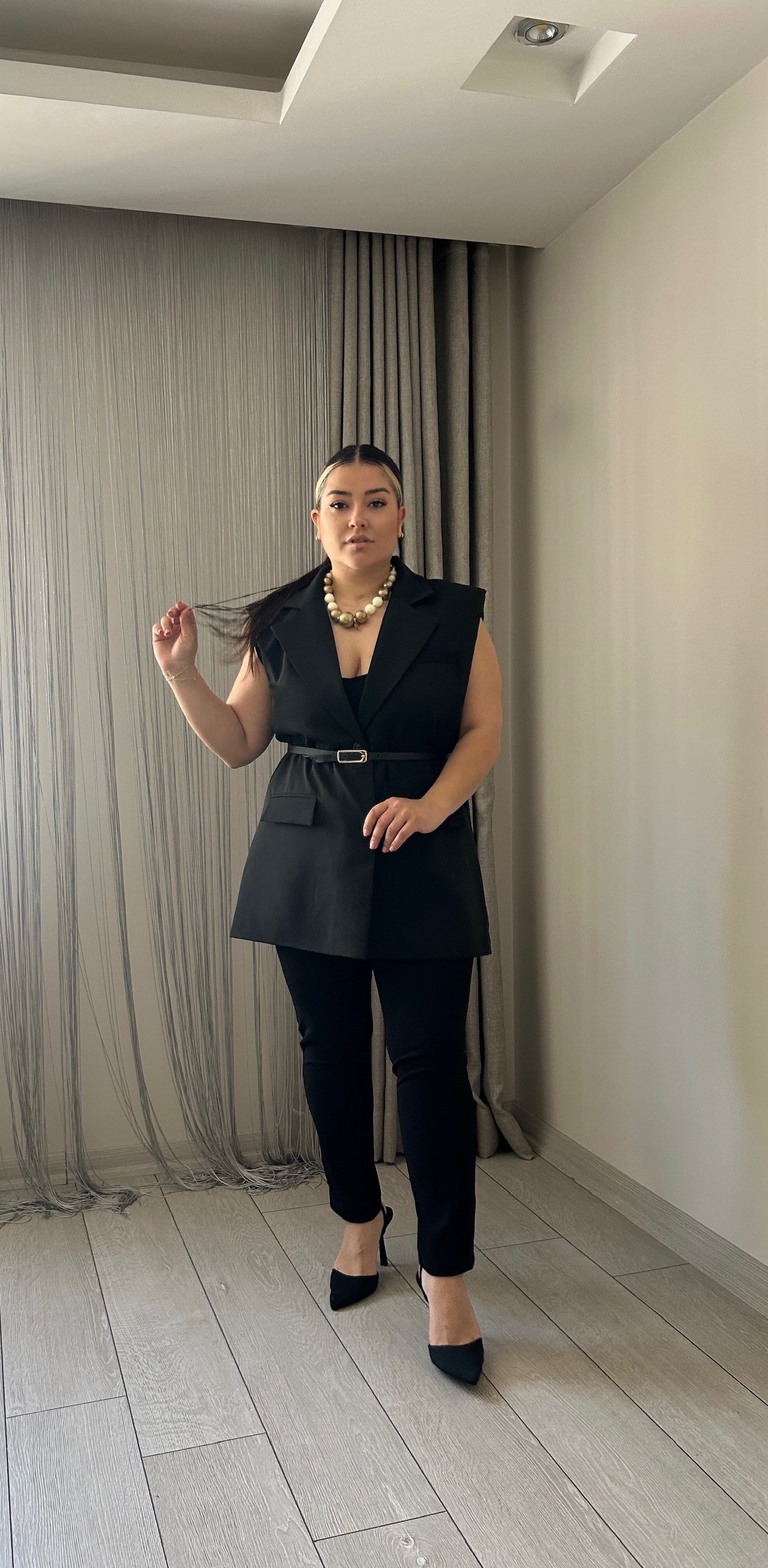 Siyah Vatkalı Blazer Yelek