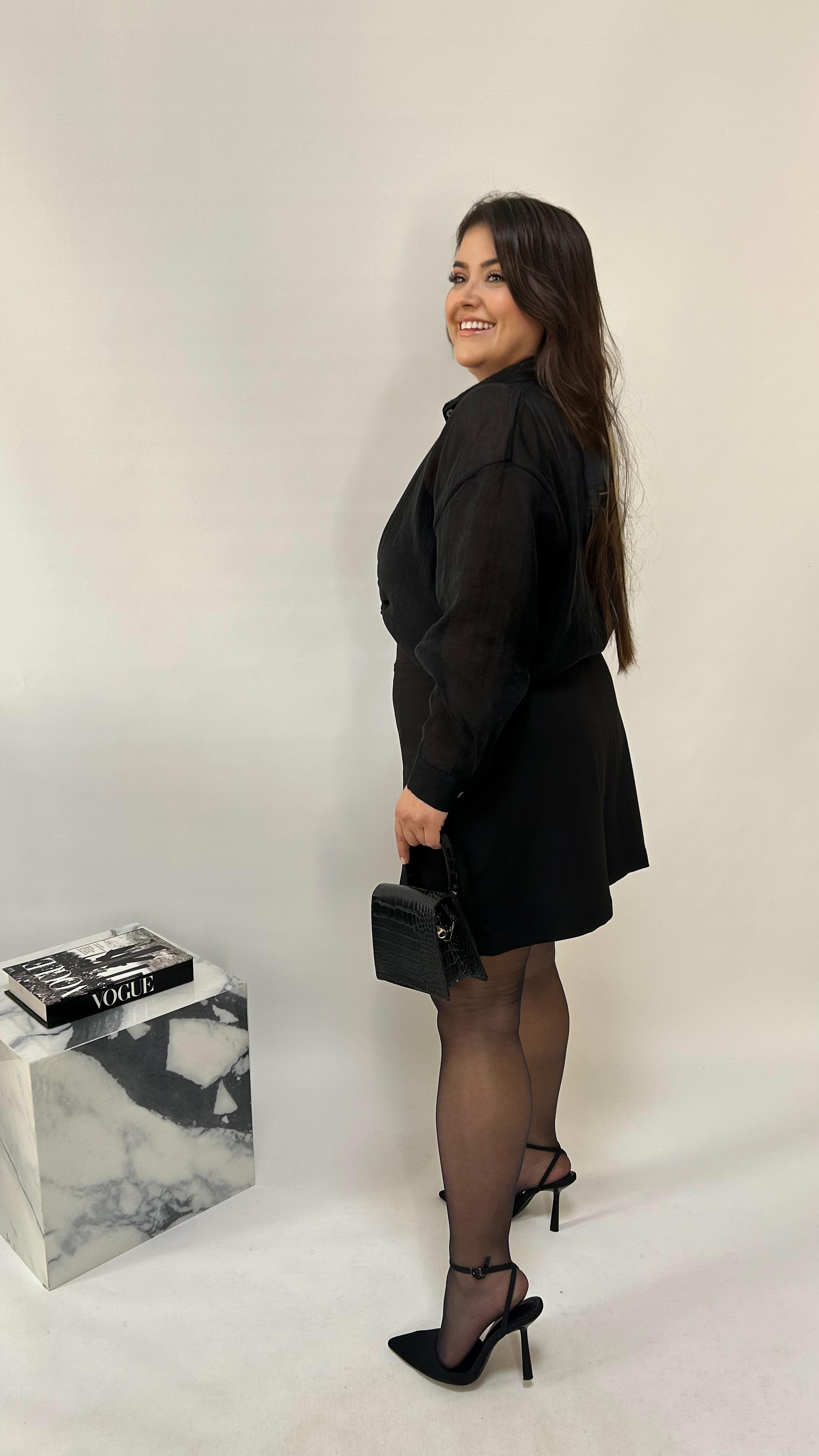 Siyah Yırtmaçlı Şort Etek