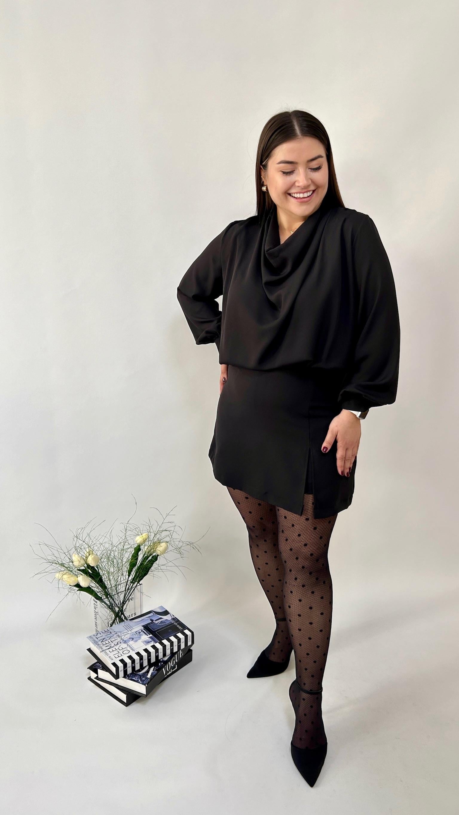 Siyah Yırtmaçlı Şort Etek