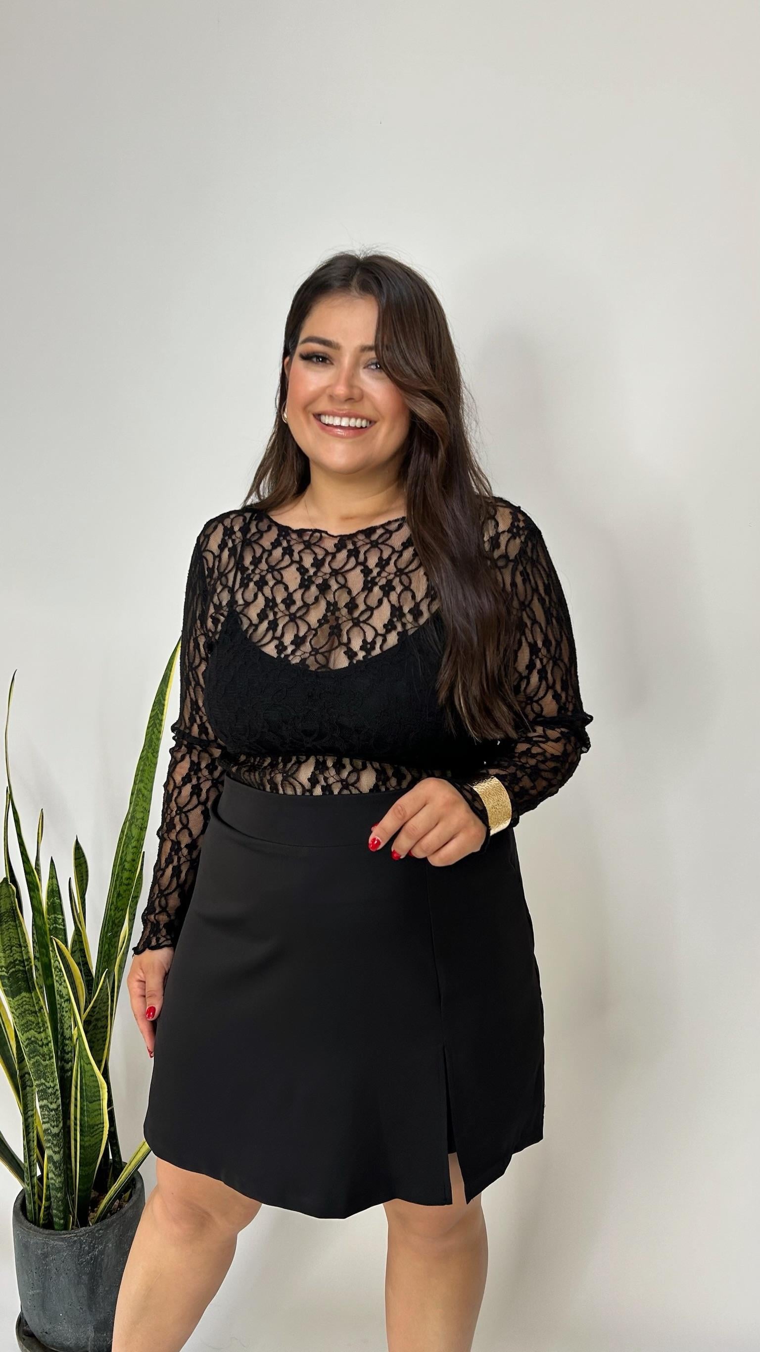 Siyah Yırtmaçlı Şort Etek