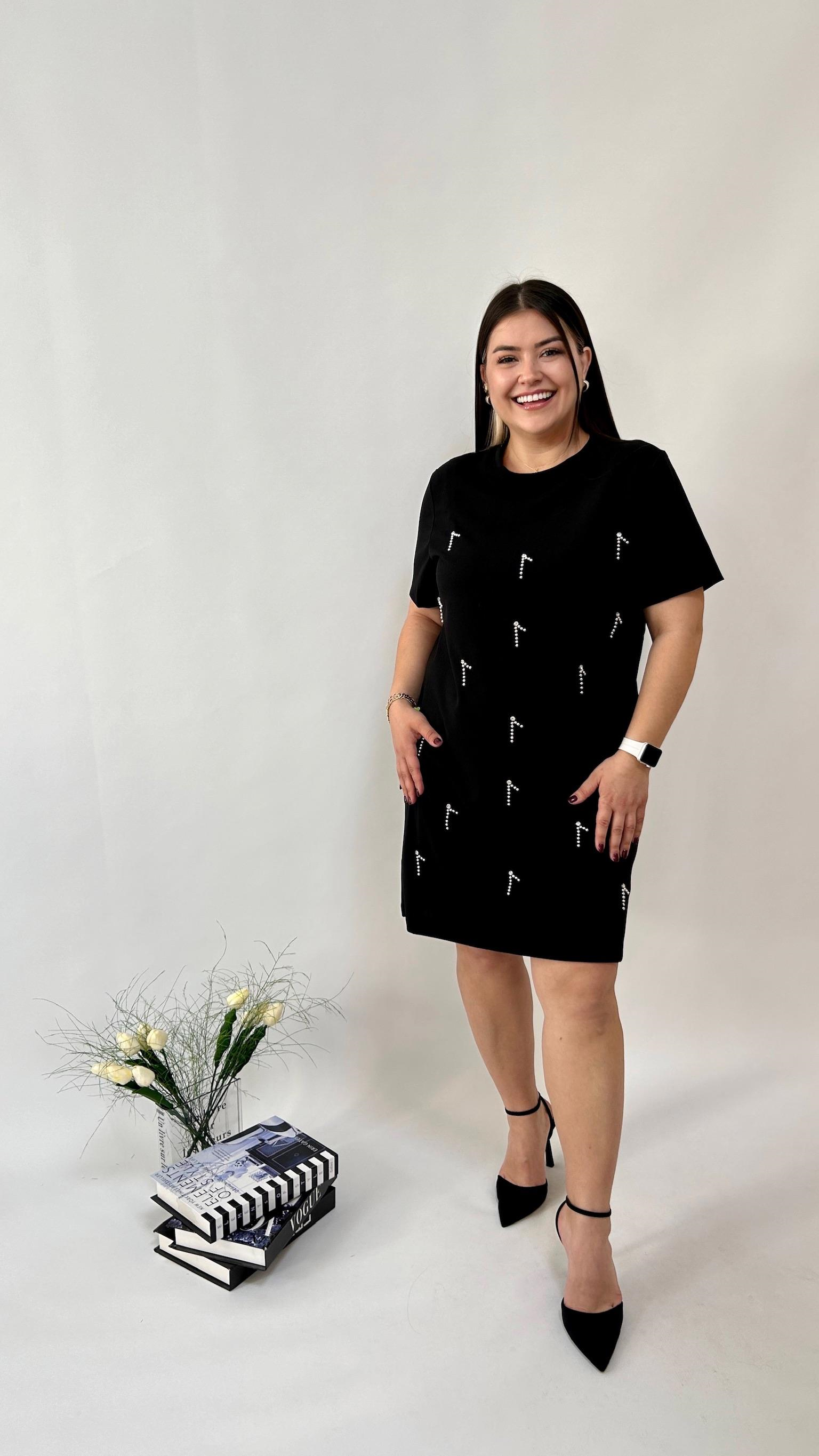 Taş Detaylı Siyah Elbise