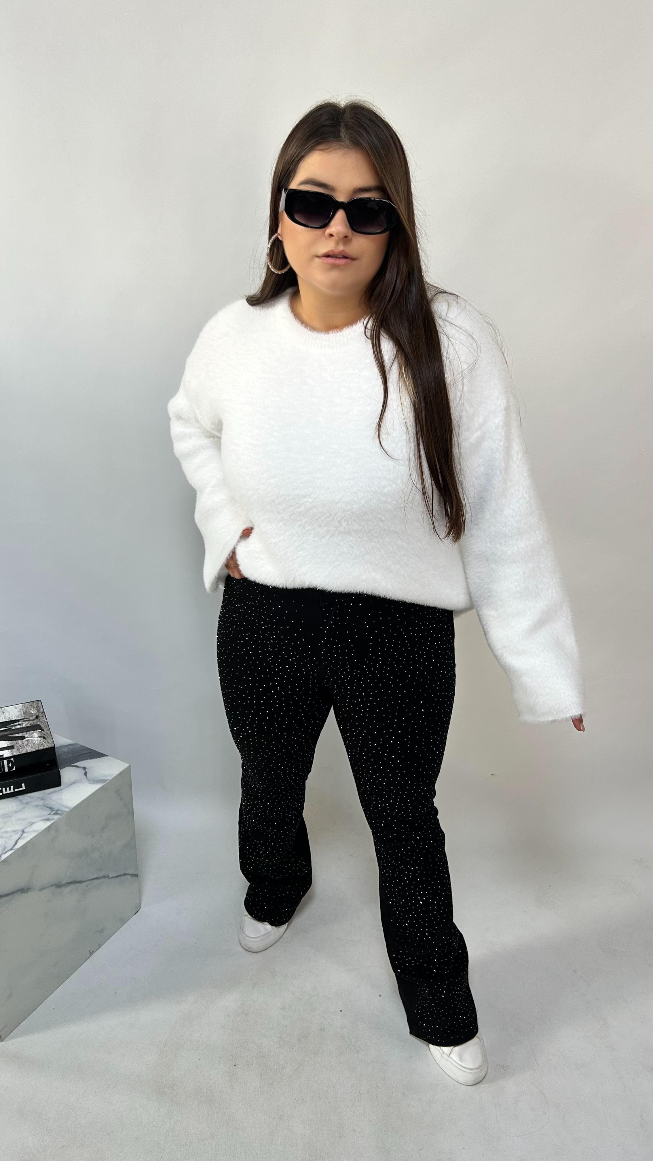 Taşlı Likralı İspanyol Siyah Jean