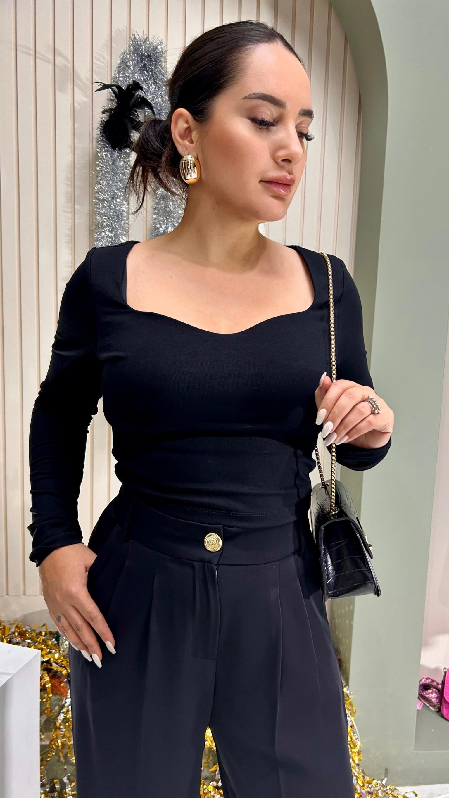 Yaka Detaylı Bluz