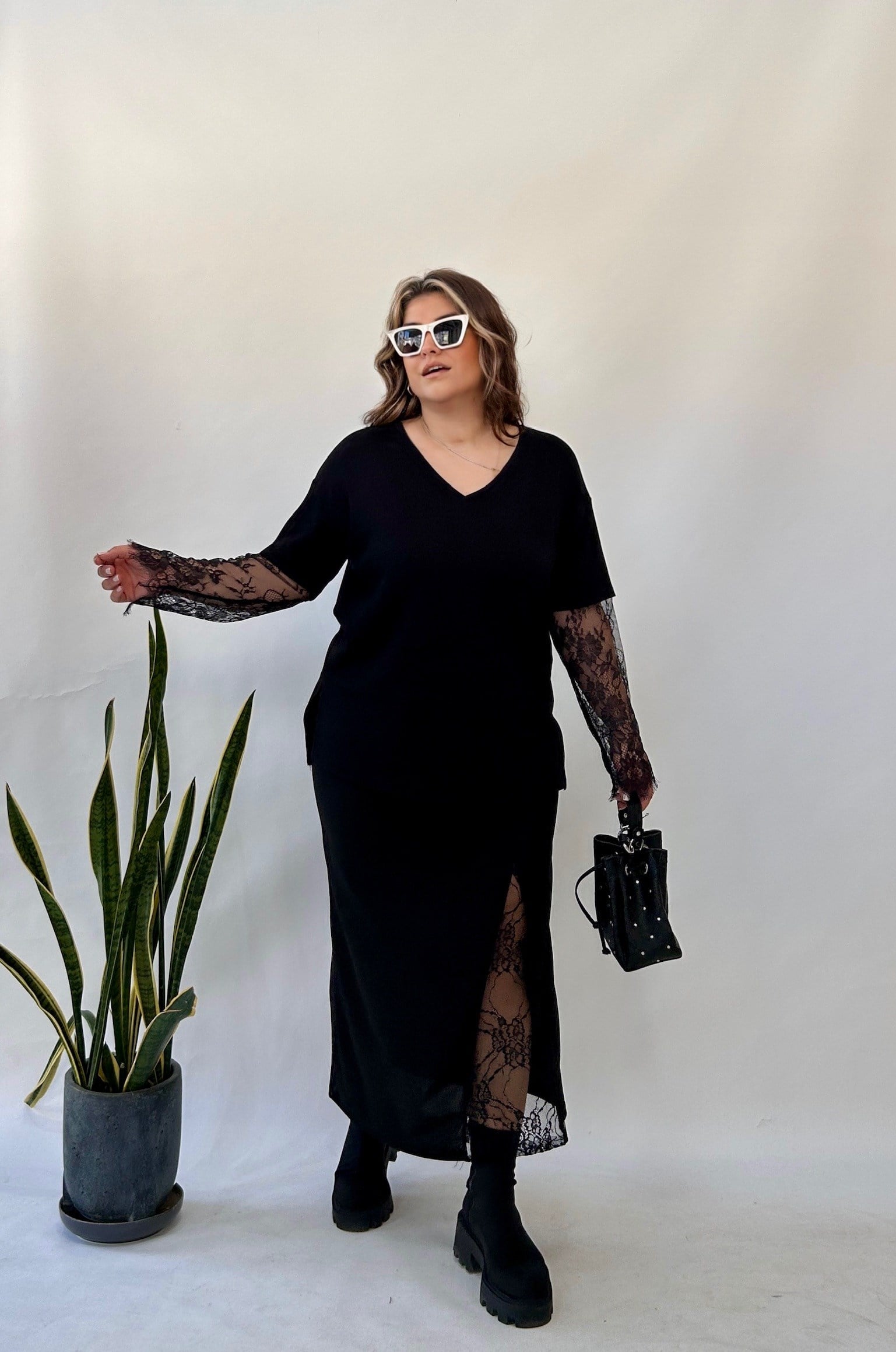 Yırtmaçlı Dantelli Etek