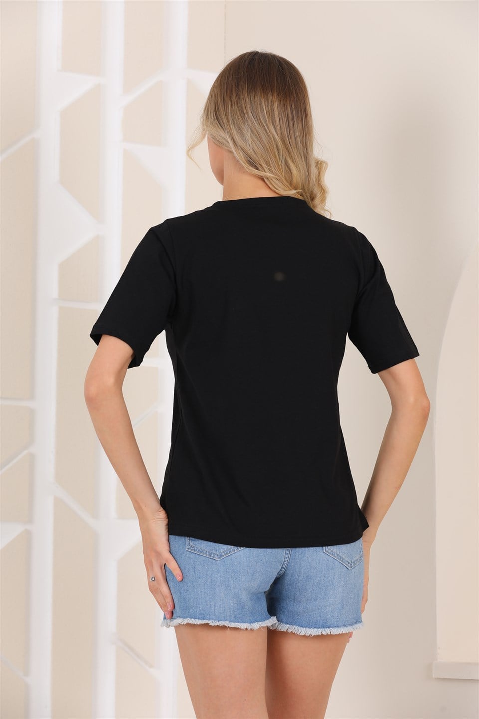 2065174981 - Bayan Love Pul Payet Detaylı T-shirt -westbound