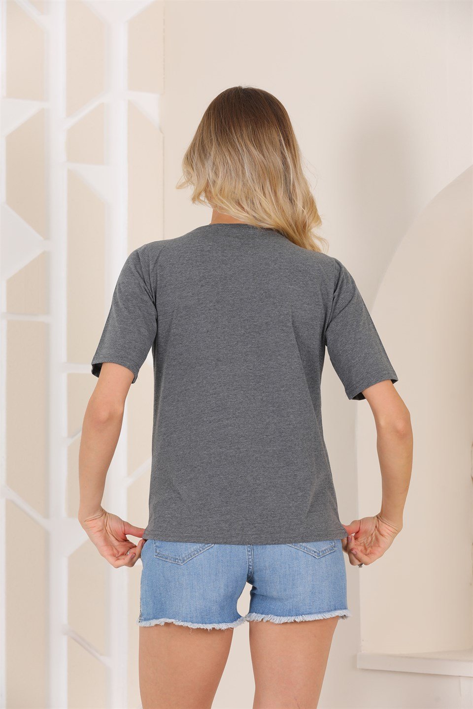 42109162041 - Bayan Love Pul Payet Detaylı T-shirt -westbound
