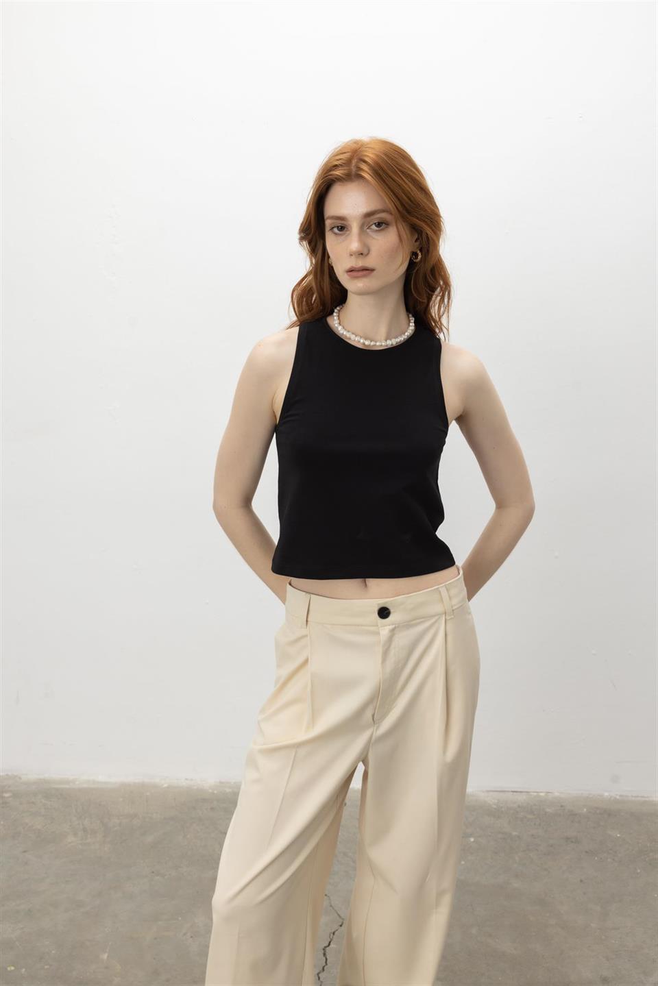 Bisiklet Yaka Sıfır Kol Crop Bluz