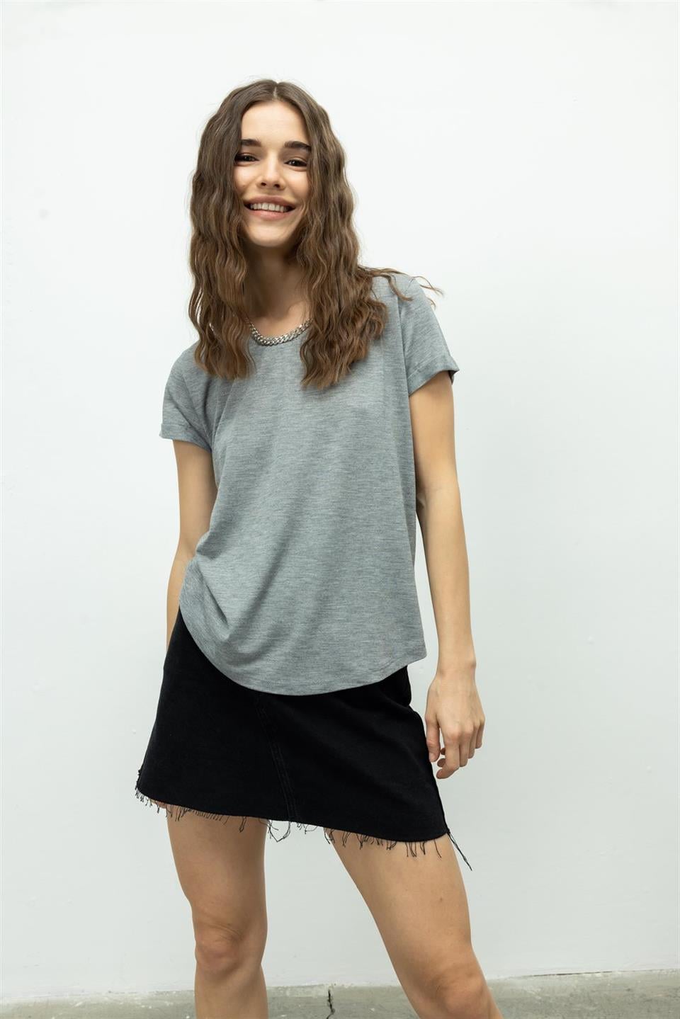 Gri Renk Kısa Kollu T-Shirt