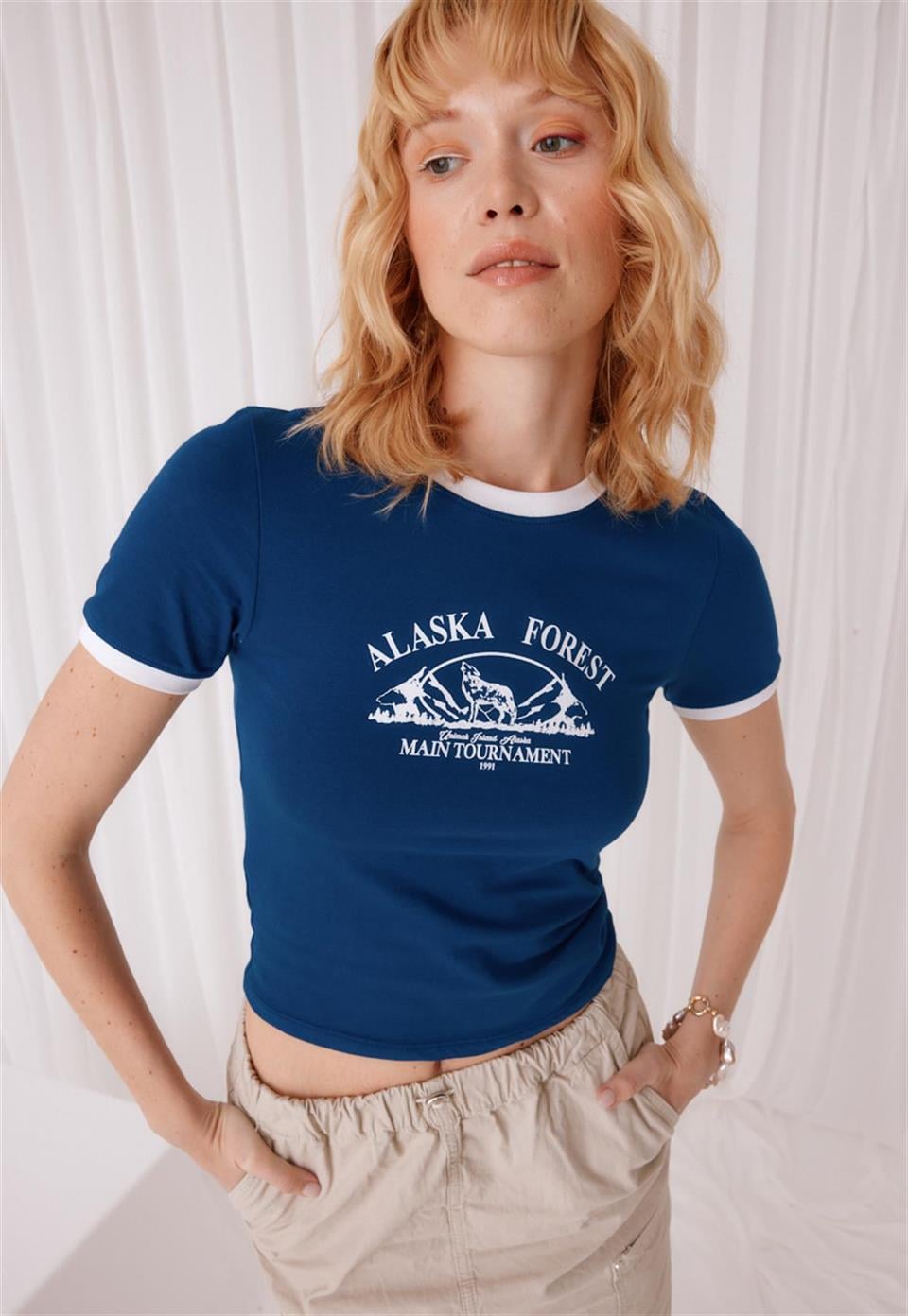 Kadın Alaska Forest Baskılı Lacivert Kısa Kollu Crop T-Shirt