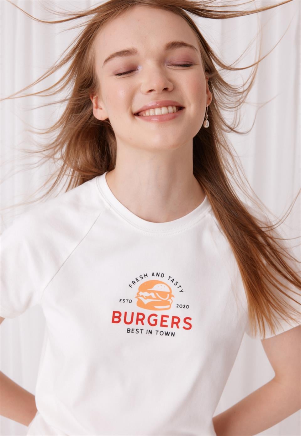 TG076 - Kadın Burgers Baskılı Kısa Kollu T-Shirt -TUBİA