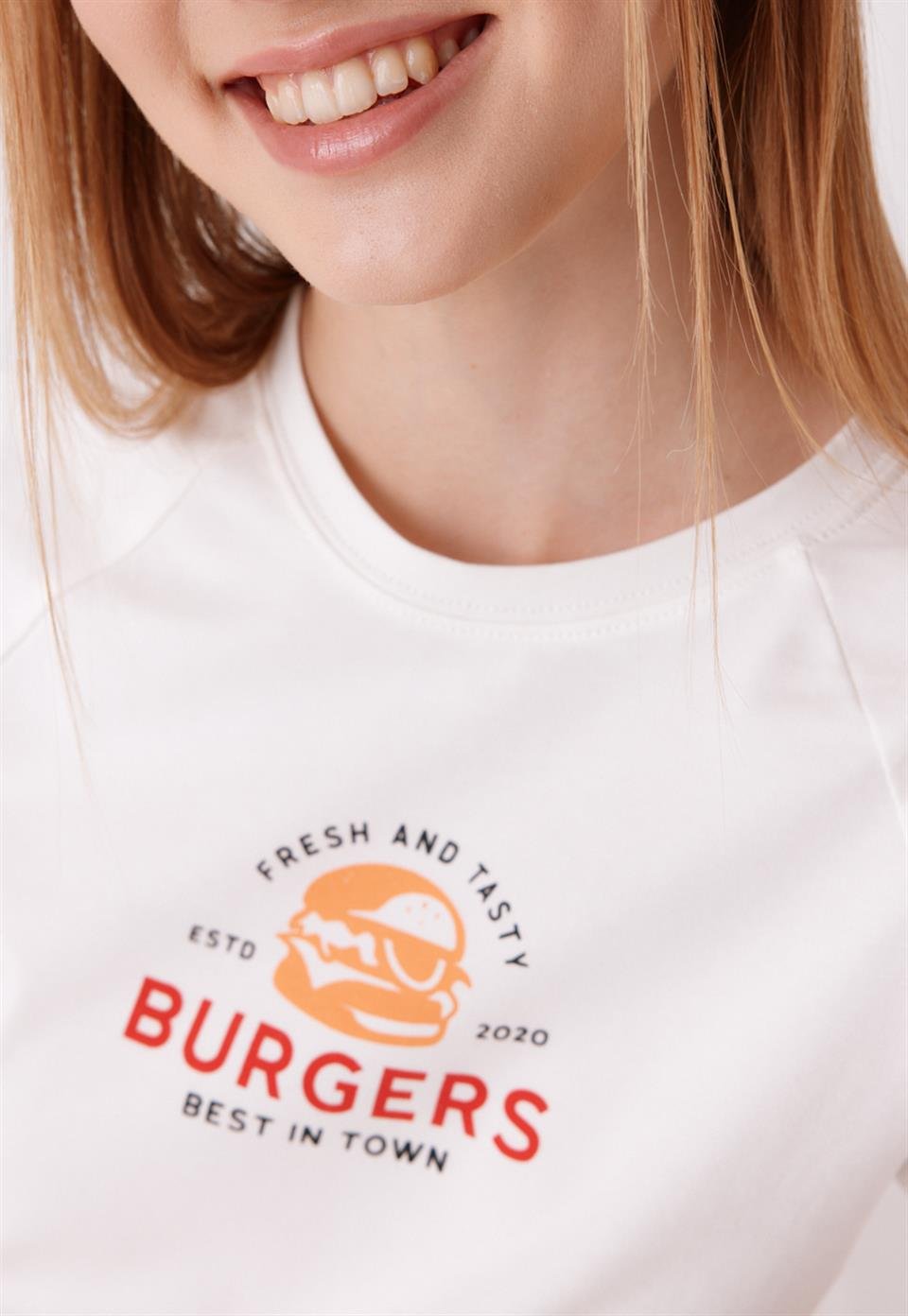 TG076 - Kadın Burgers Baskılı Kısa Kollu T-Shirt -TUBİA