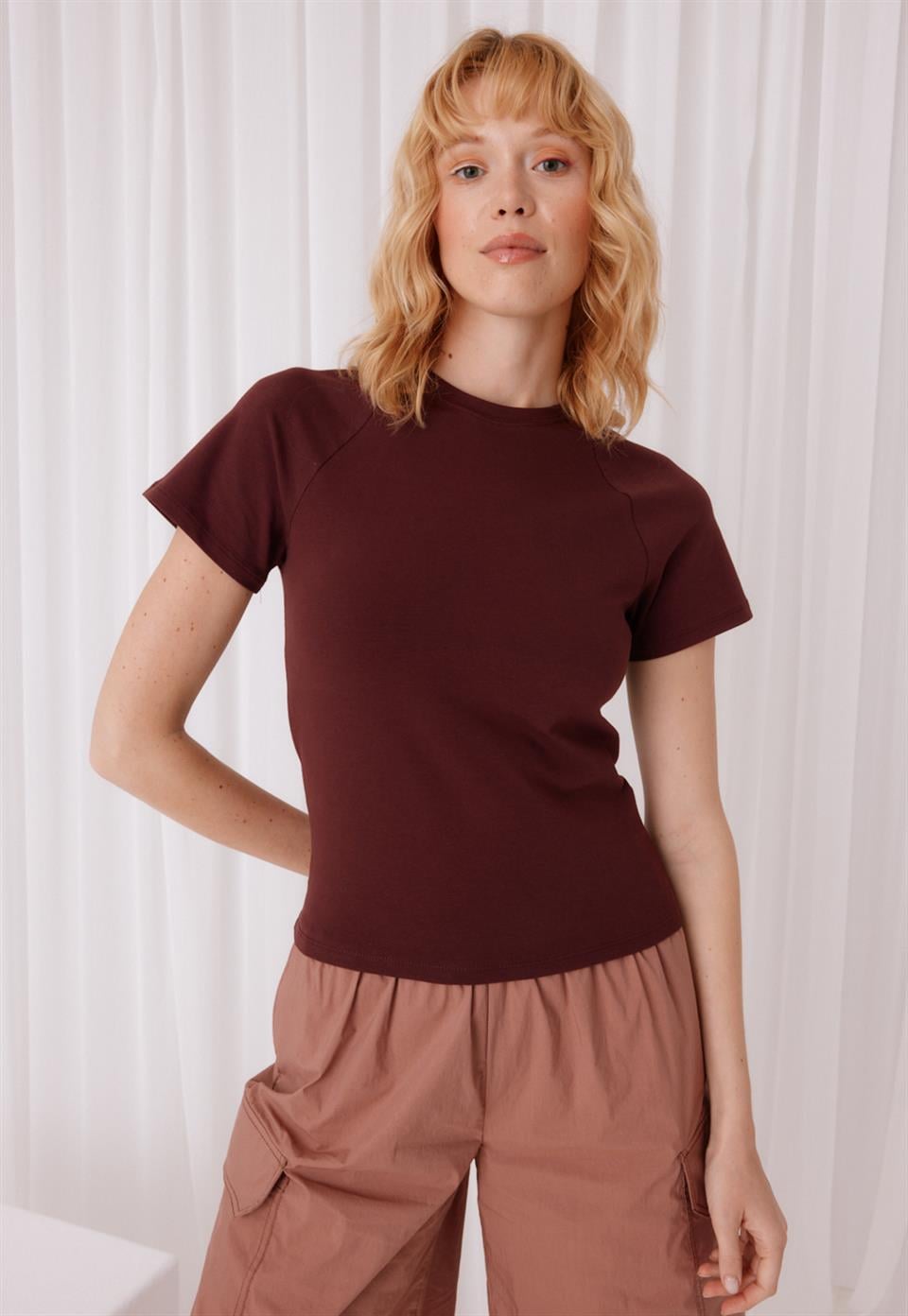 TG076 - Kadın Çikolata Kısa Kollu T-Shirt -TUBİA