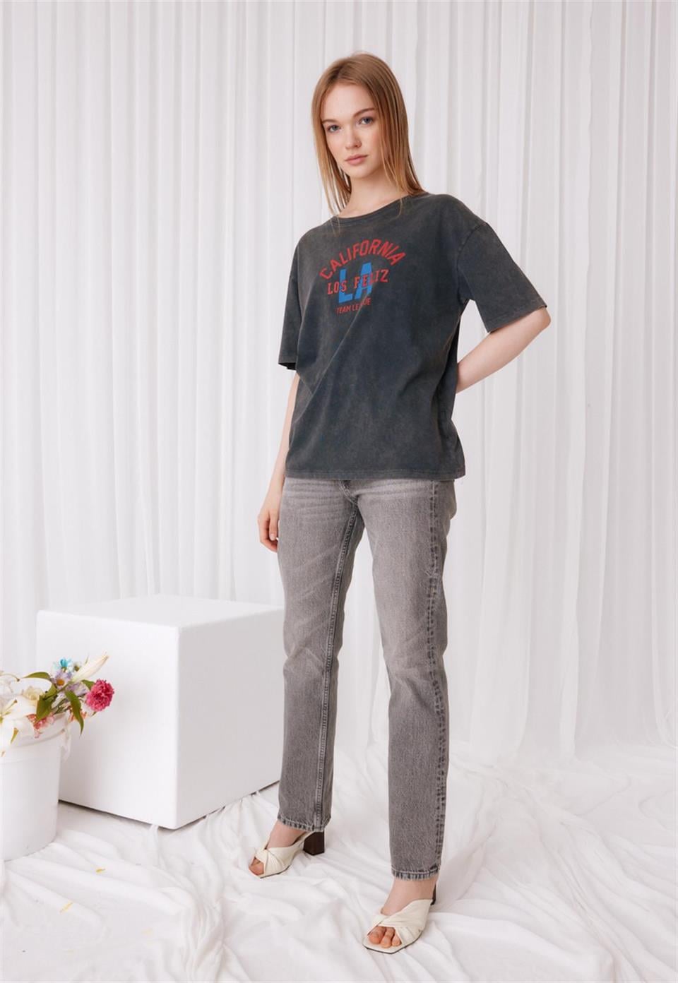 Kadın Kısa Kollu California Baskılı T-Shirt