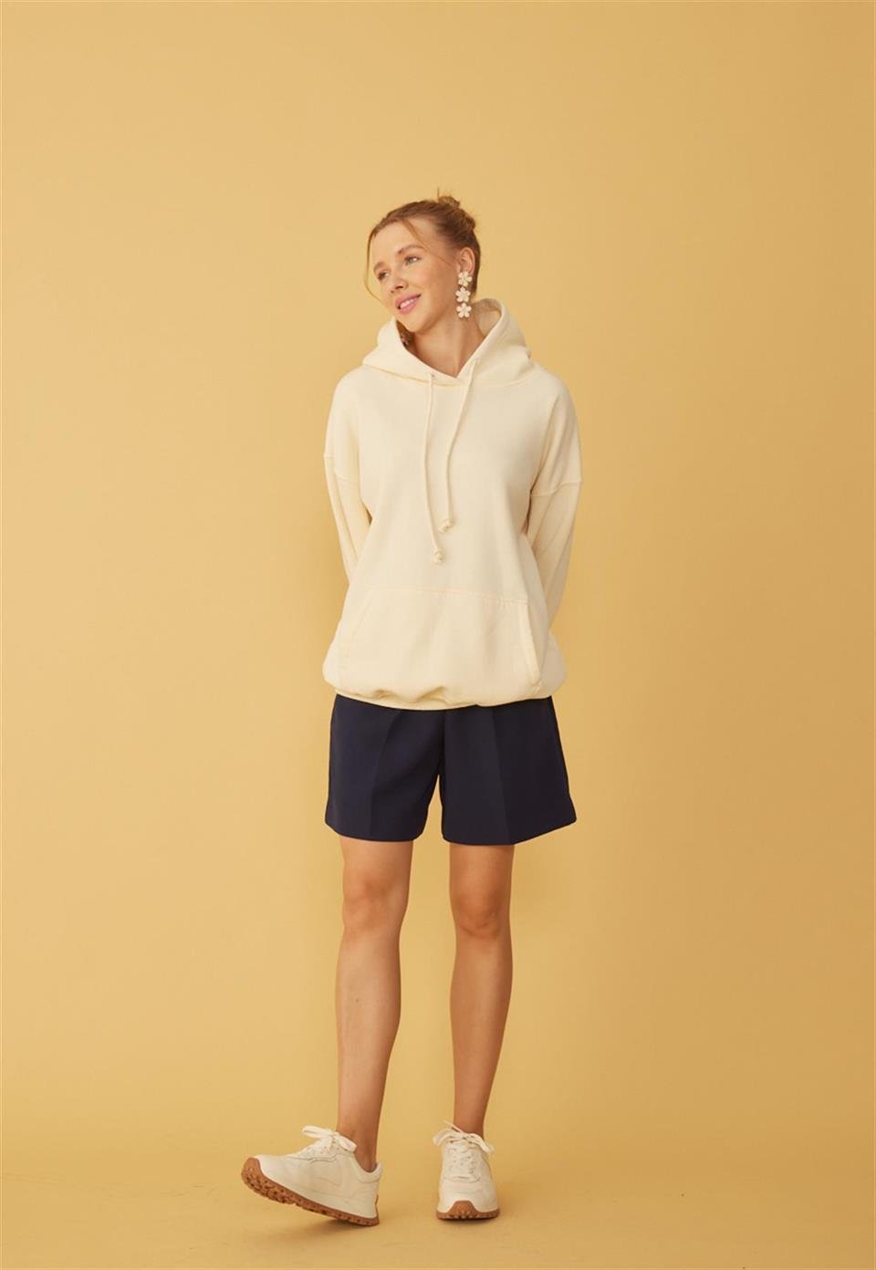 Kadın Oversize Vanilya Kapüşonlu Sweatshirt