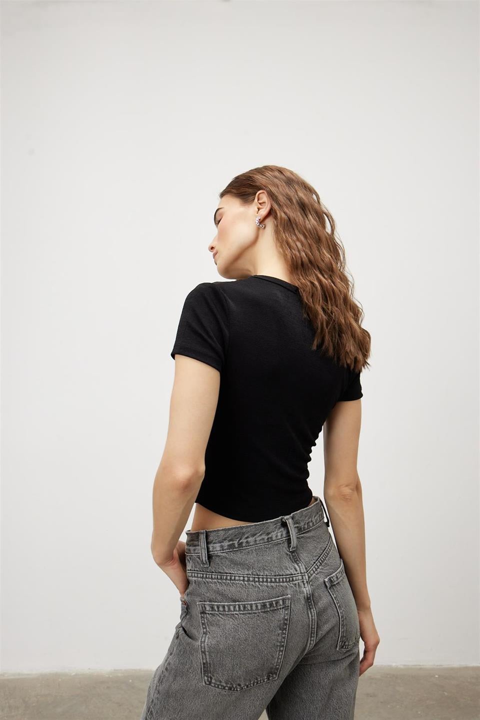 Kadın Siyah Renk Basic Kısa Kollu T-Shirt