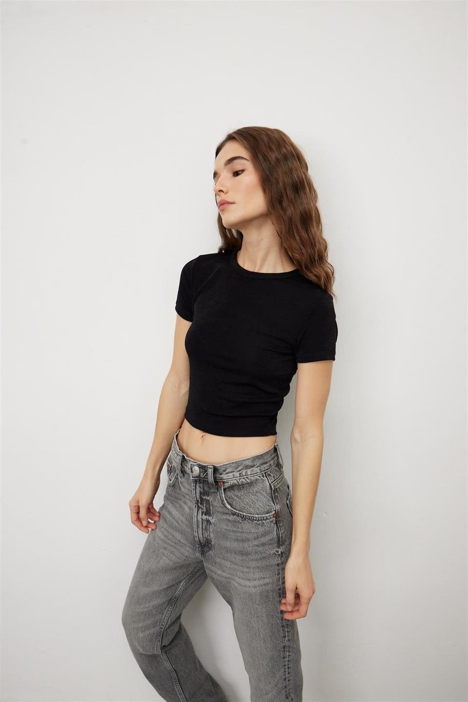 Kadın Siyah Renk Basic Kısa Kollu T-Shirt