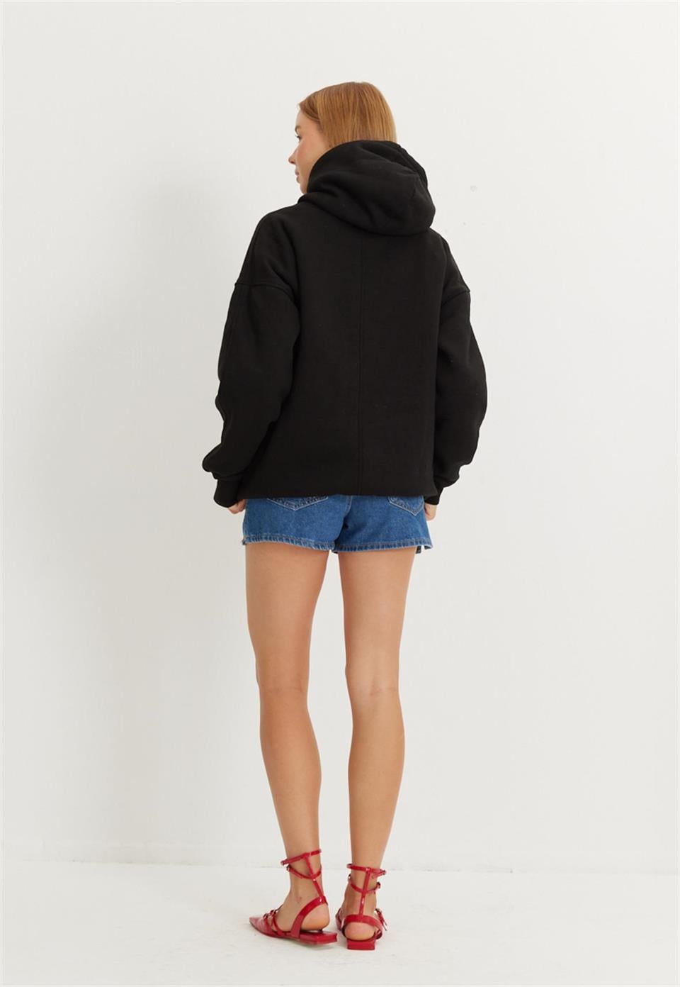 Kadın Siyah Renk Kapüşonlu Oversize Sweatshirt