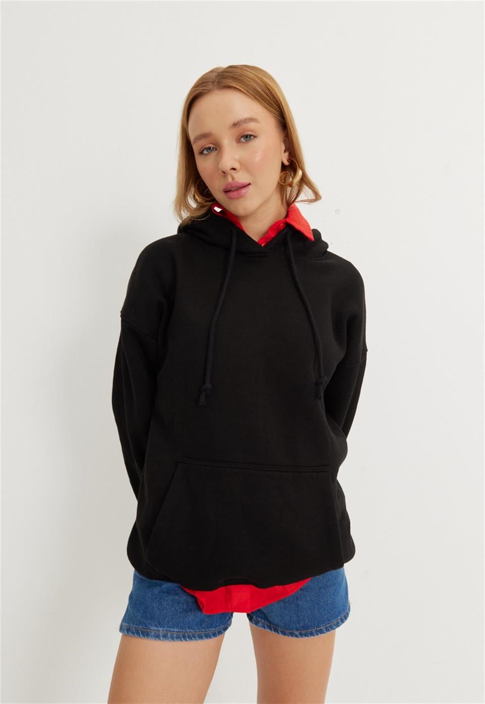 Kadın Siyah Renk Kapüşonlu Oversize Sweatshirt