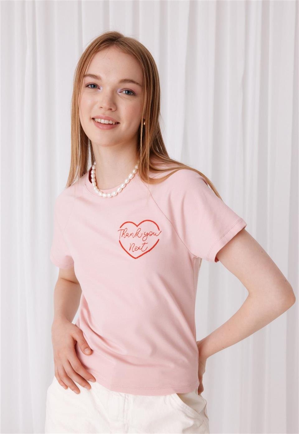 Kadın Thank You Next Nakış Baskılı Pudra Renk Kısa Kollu T-Shirt