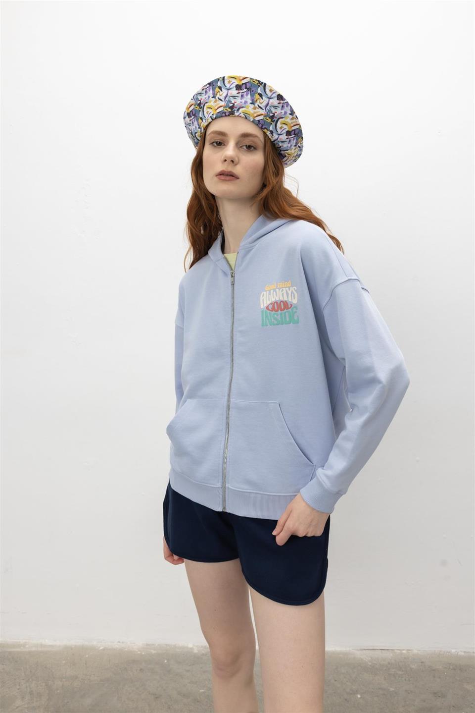 Kapüşonlu Fermuarlı Baskı Detaylı Sweatshirt