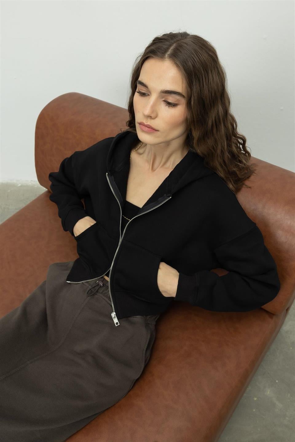 Kapüşonlu Şardonlu Crop Sweat Hırka