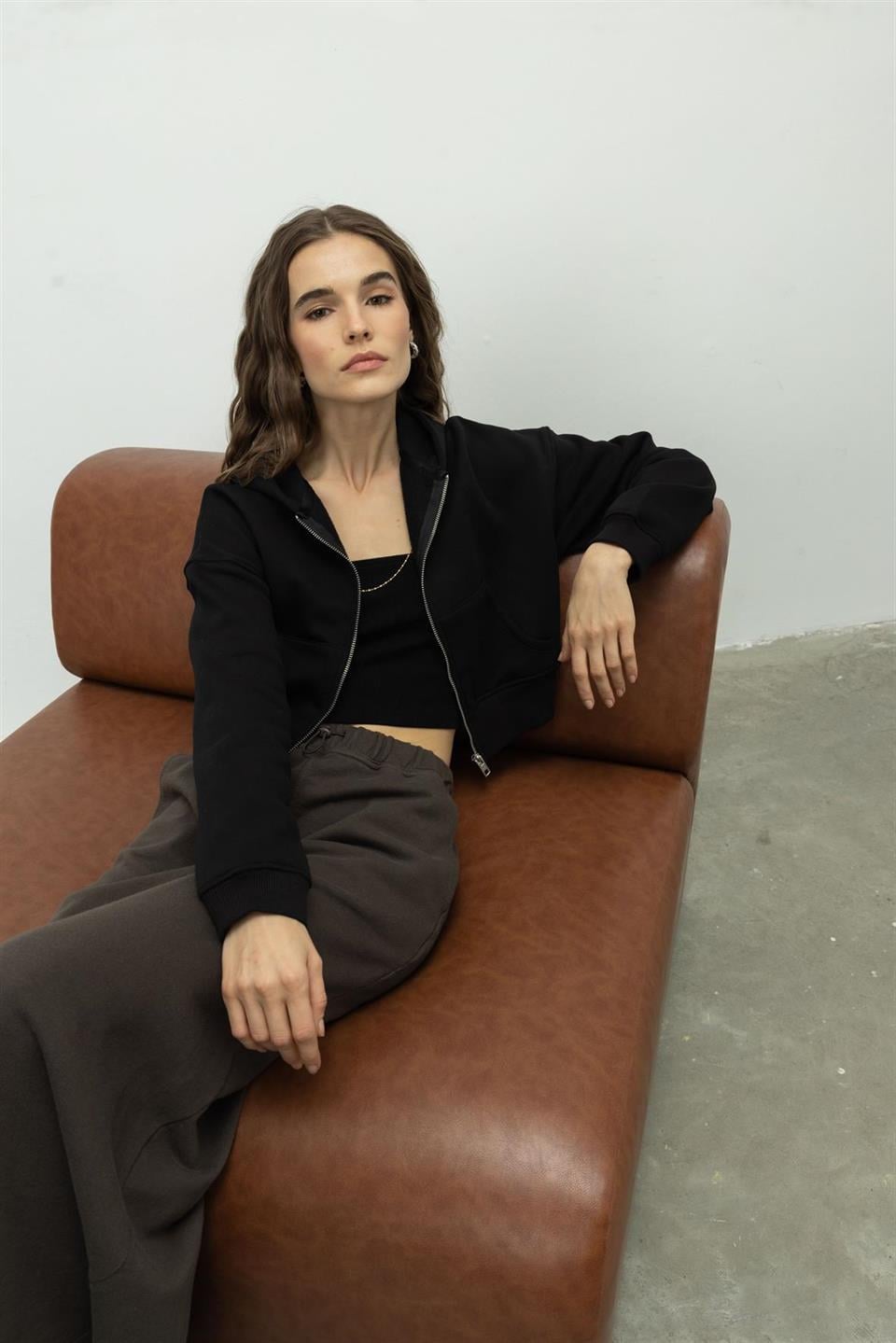 Kapüşonlu Şardonlu Crop Sweat Hırka
