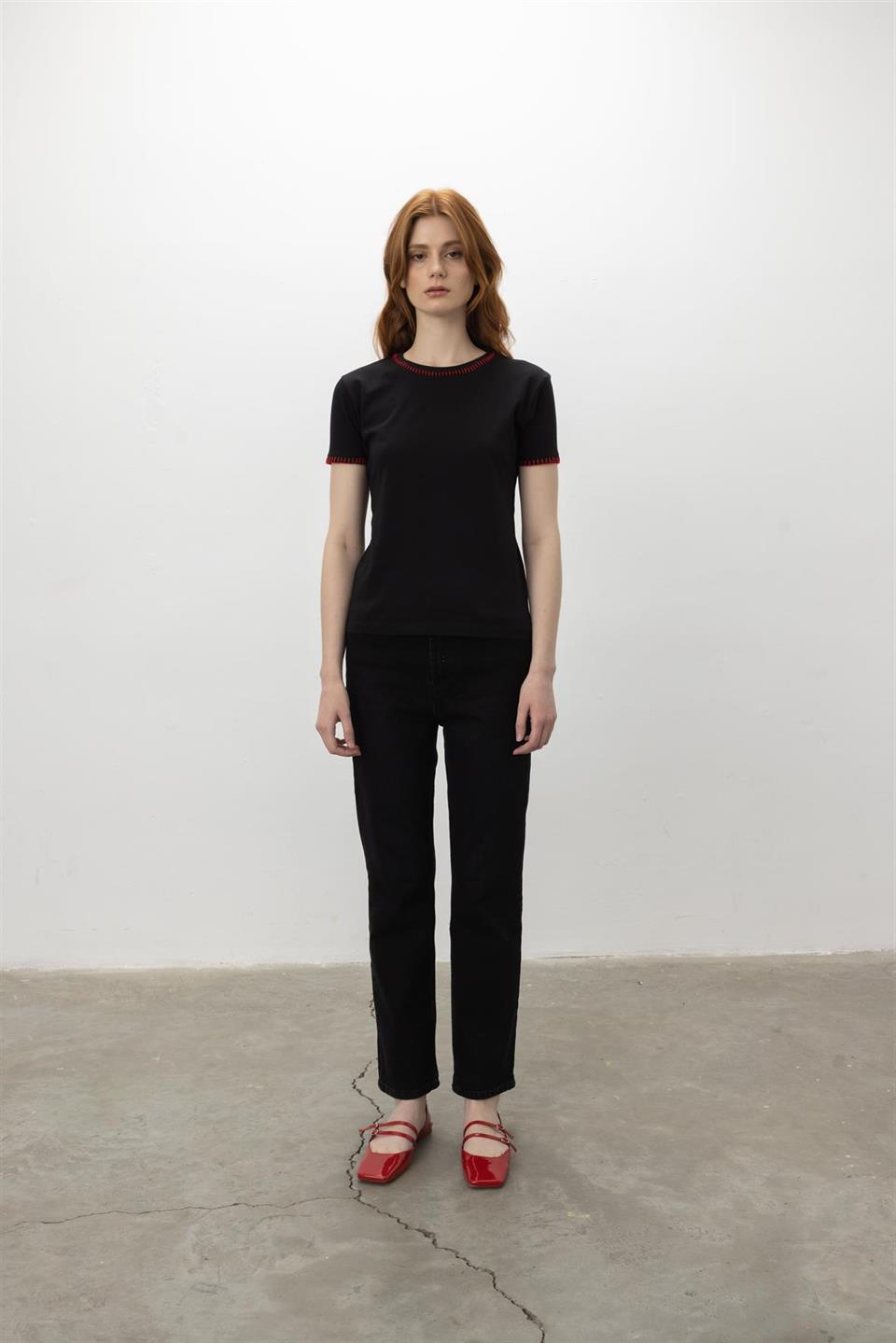 Nakış Detaylı T-Shirt
