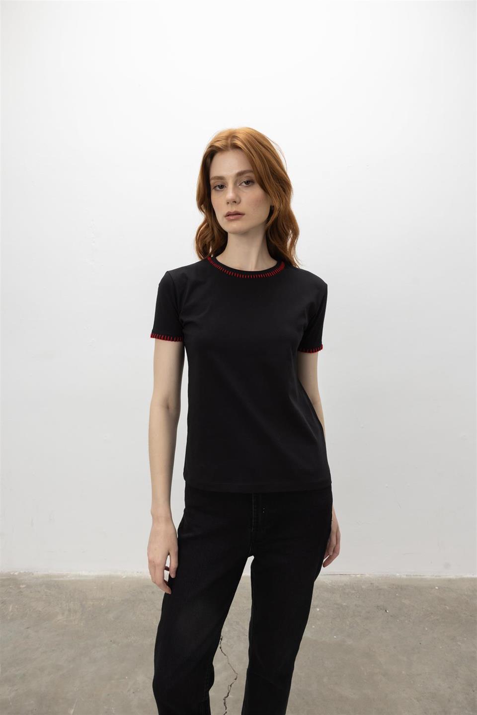 Nakış Detaylı T-Shirt
