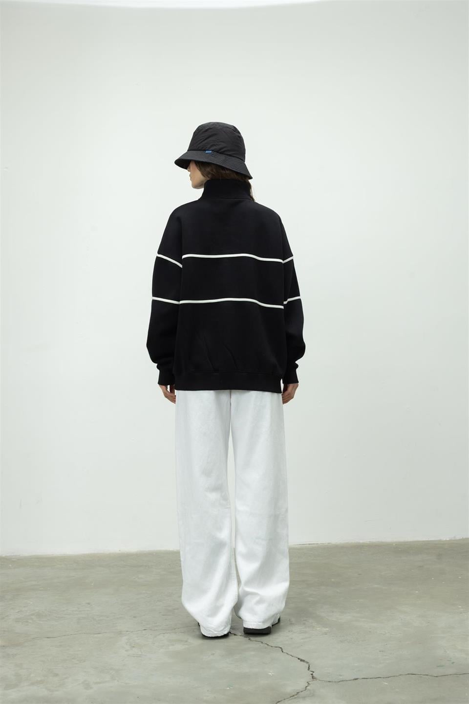 Şardonlu Yarım Fermuarlı Baskılı Sweatshirt