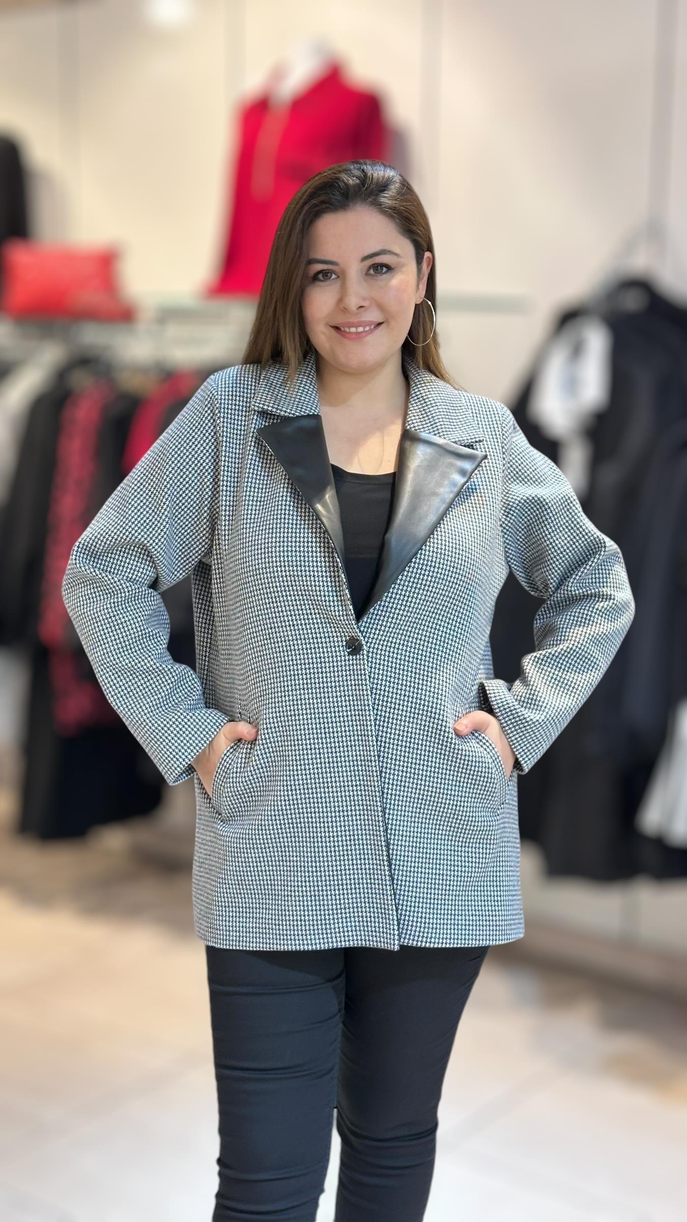 Yaka Detaylı Ceket 6521