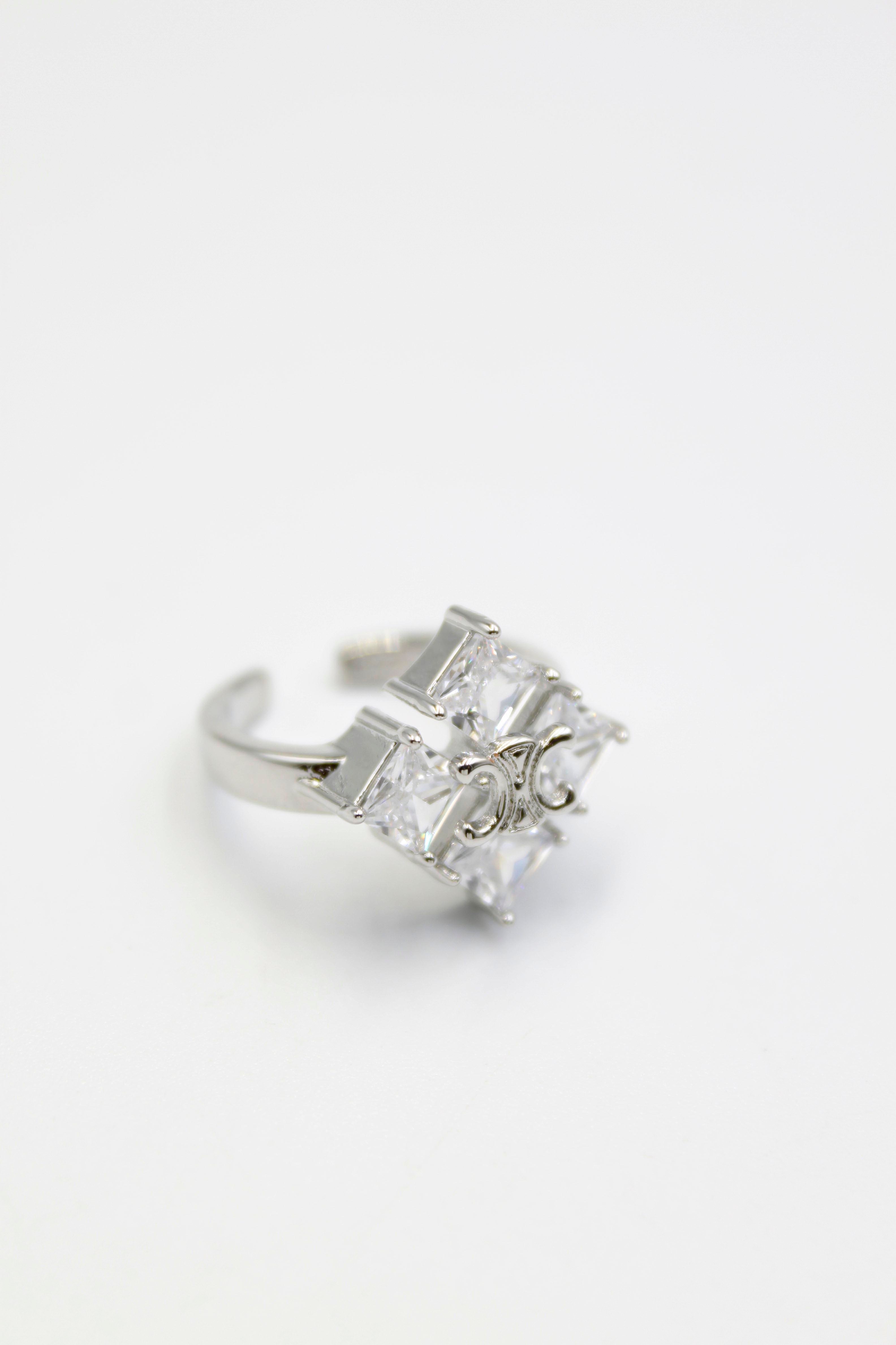 Taşlı Vip Yüzük - Gümüş