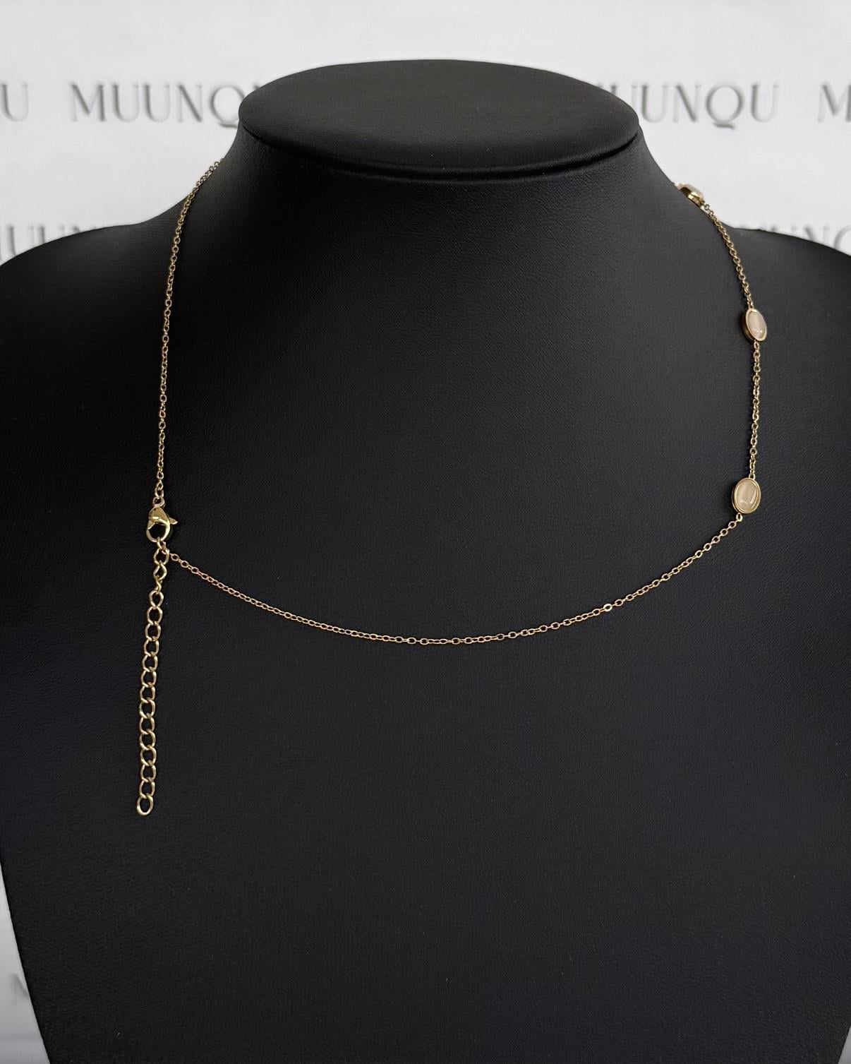 Gold Çelik Bej Oval Taşlı Kolye