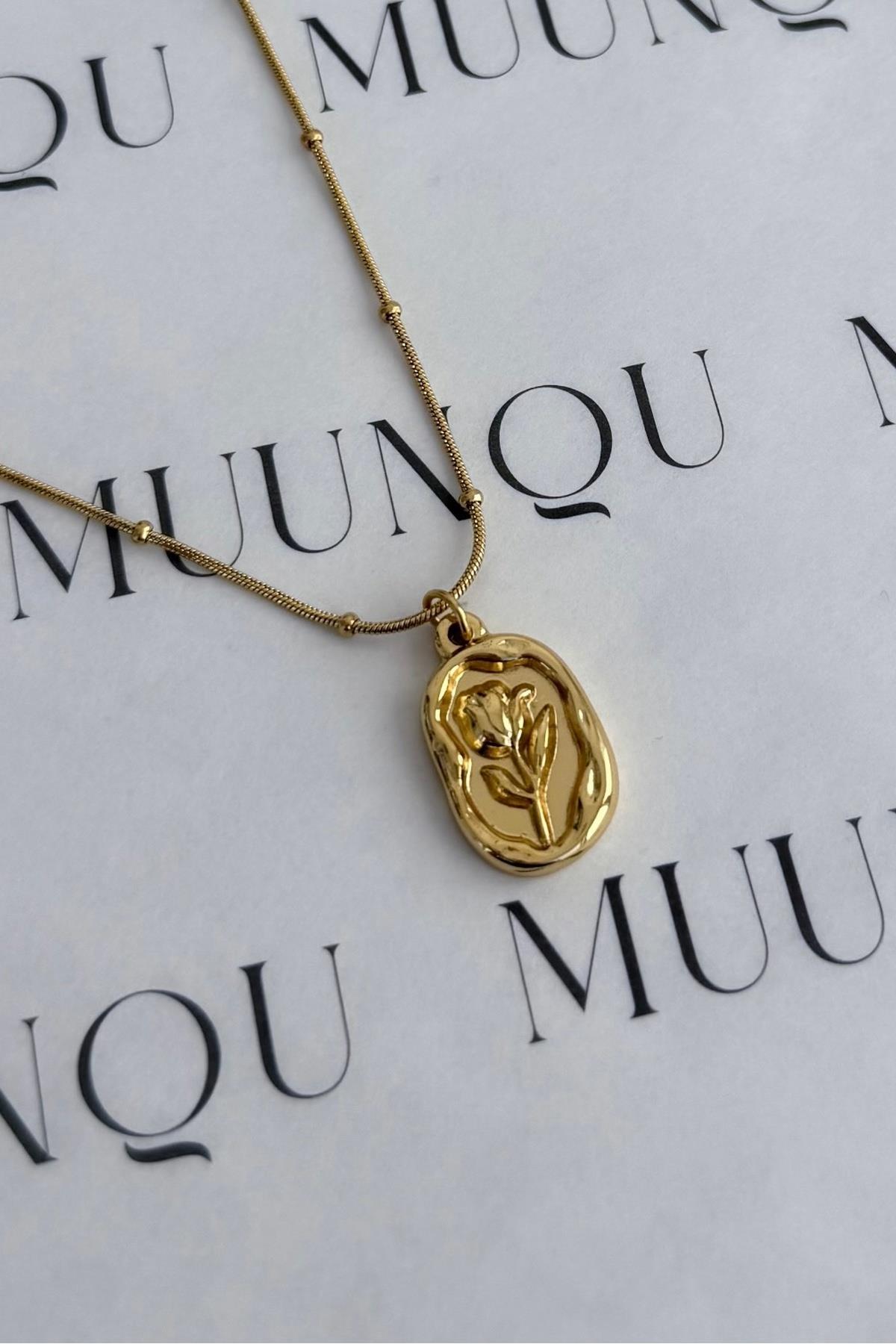 Gold Çelik Gül Motifli Oval Kolye
