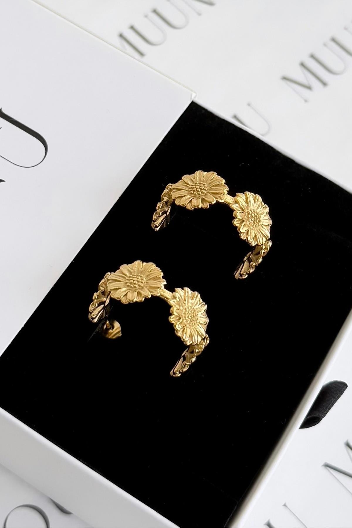 Gold Çelik Papatyalı Yarım Halka Küpe