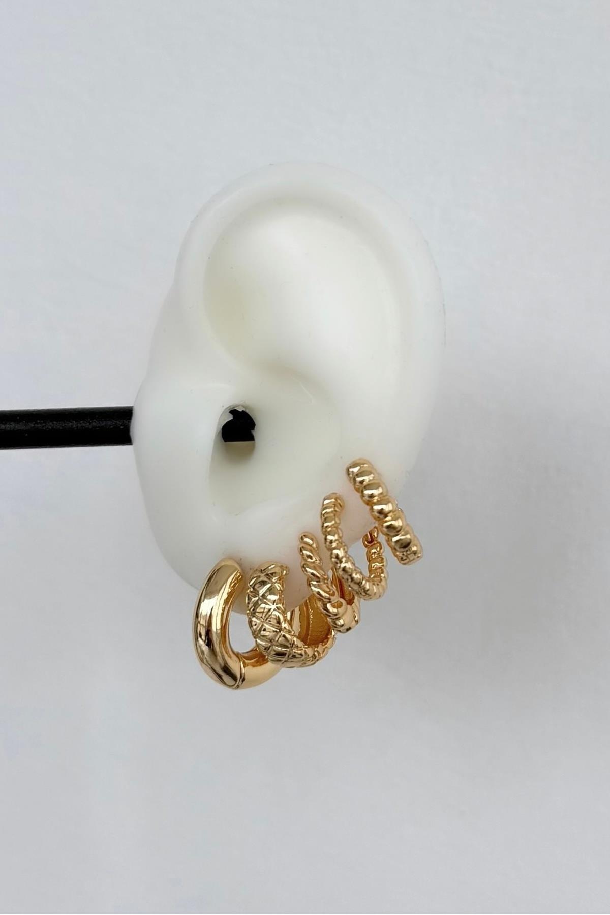 Gold Döküm Bir Set Küpe Karışık Model