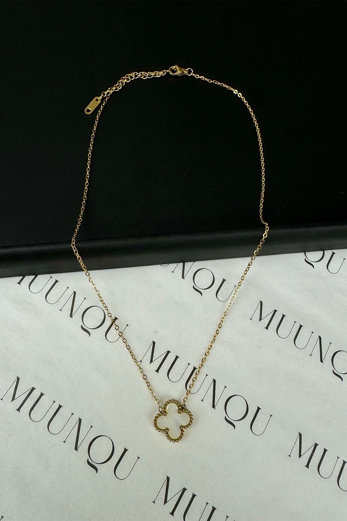 Gold Sedef Beyaz VC Model Yonca Kolye